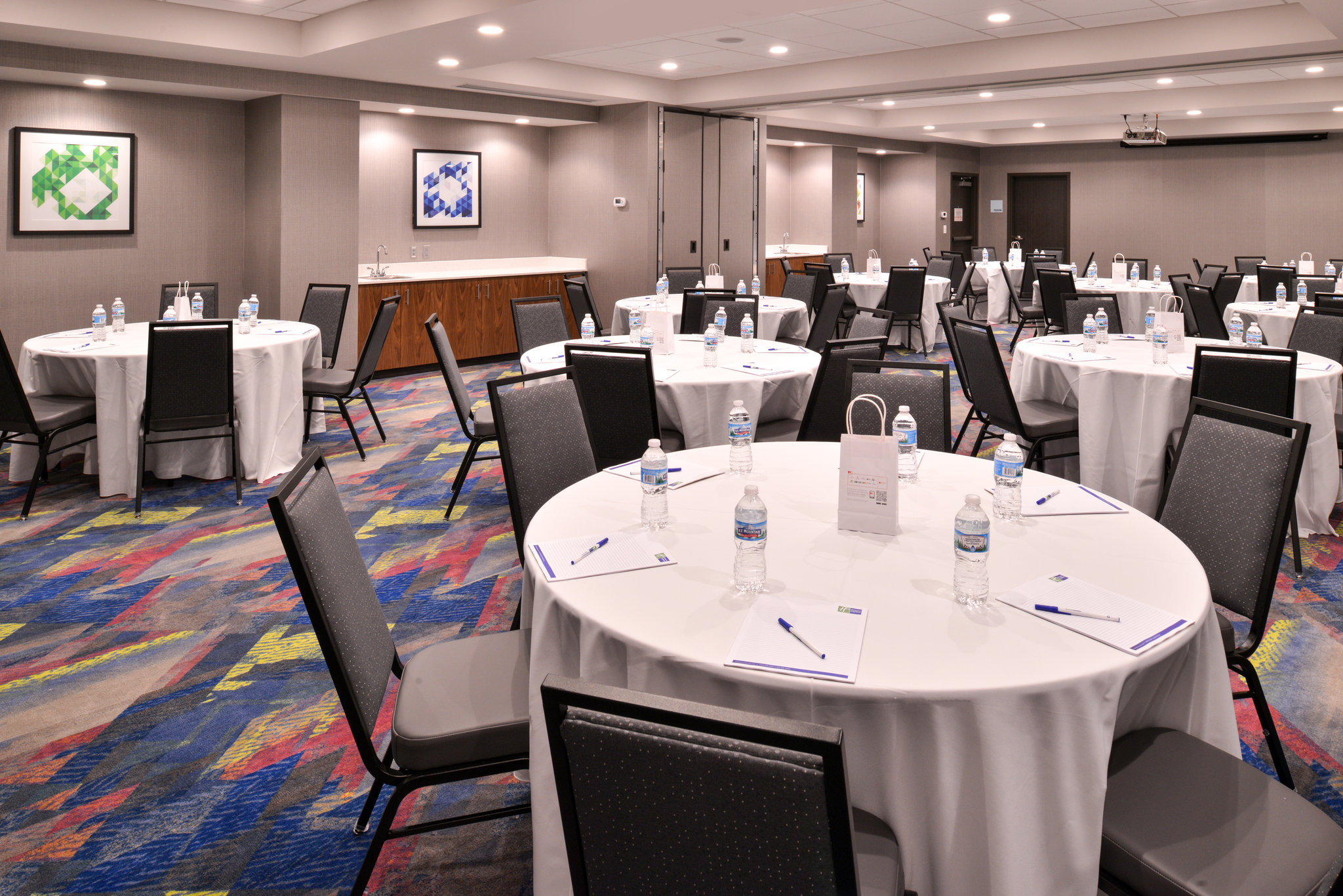 Holiday Inn Express & Suites Bryant - Benton Area