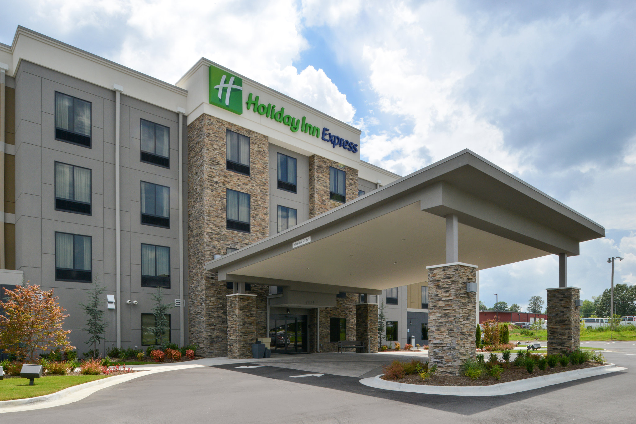 Holiday Inn Express & Suites Bryant - Benton Area