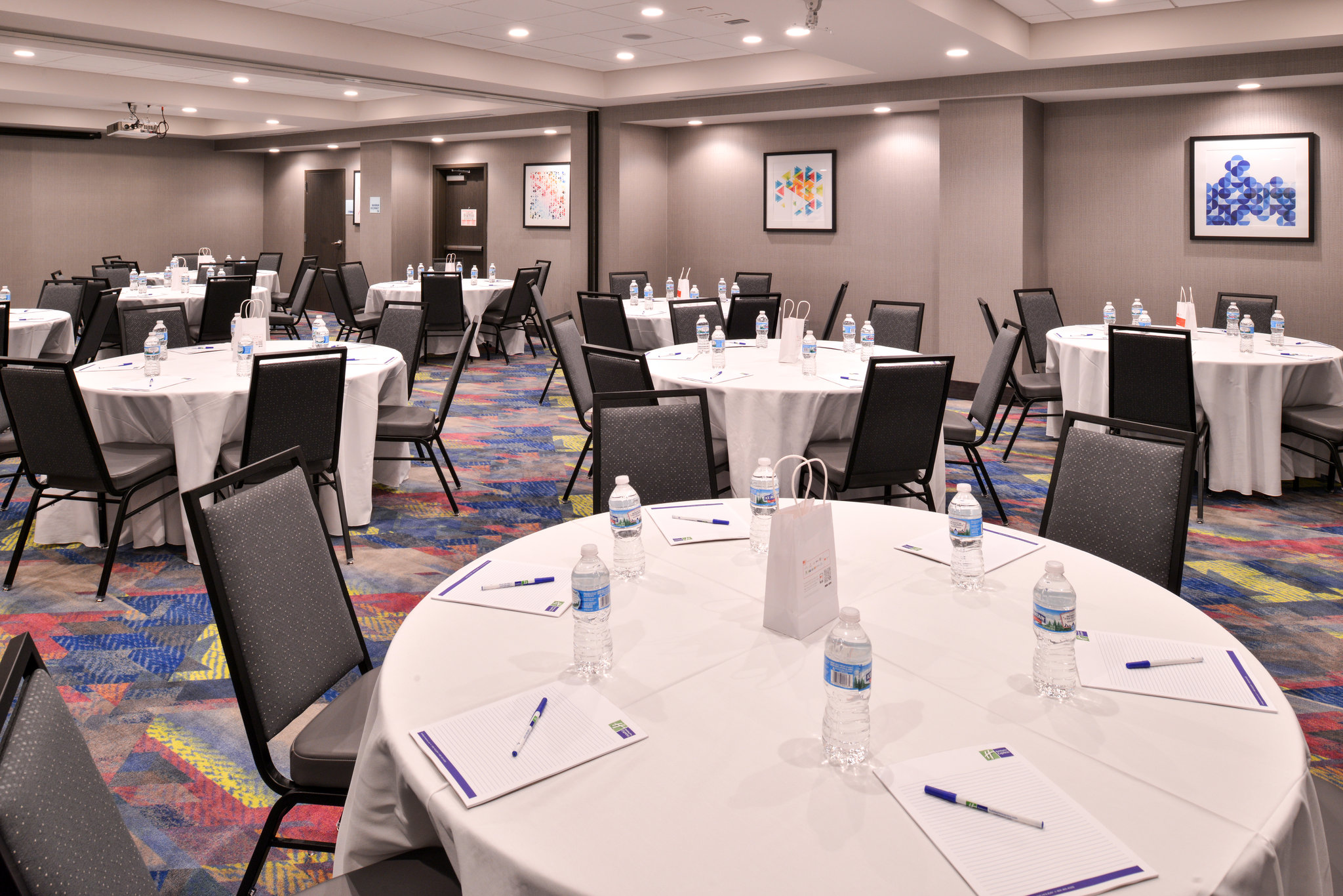 Holiday Inn Express & Suites Bryant - Benton Area