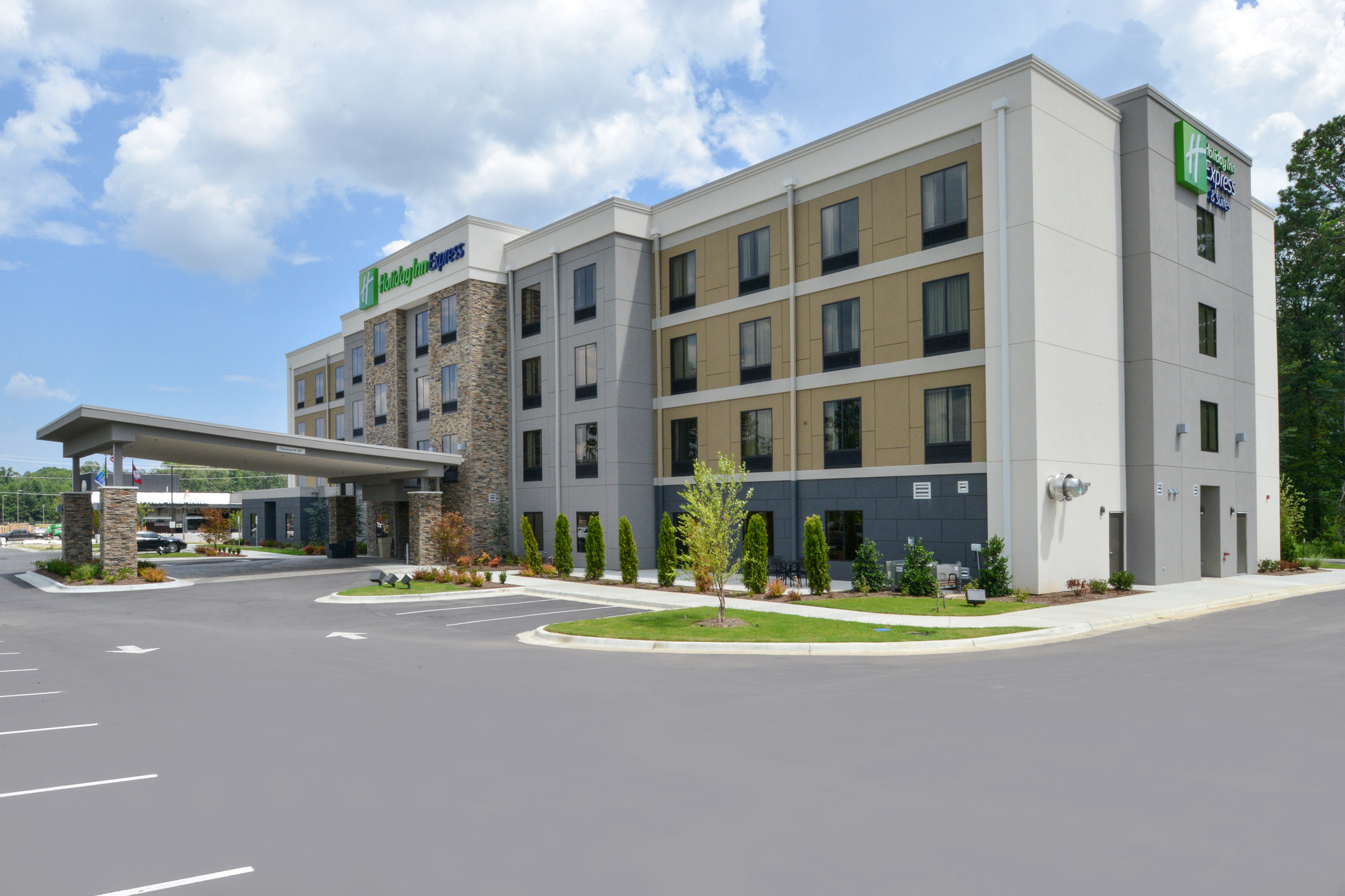 Holiday Inn Express & Suites Bryant - Benton Area