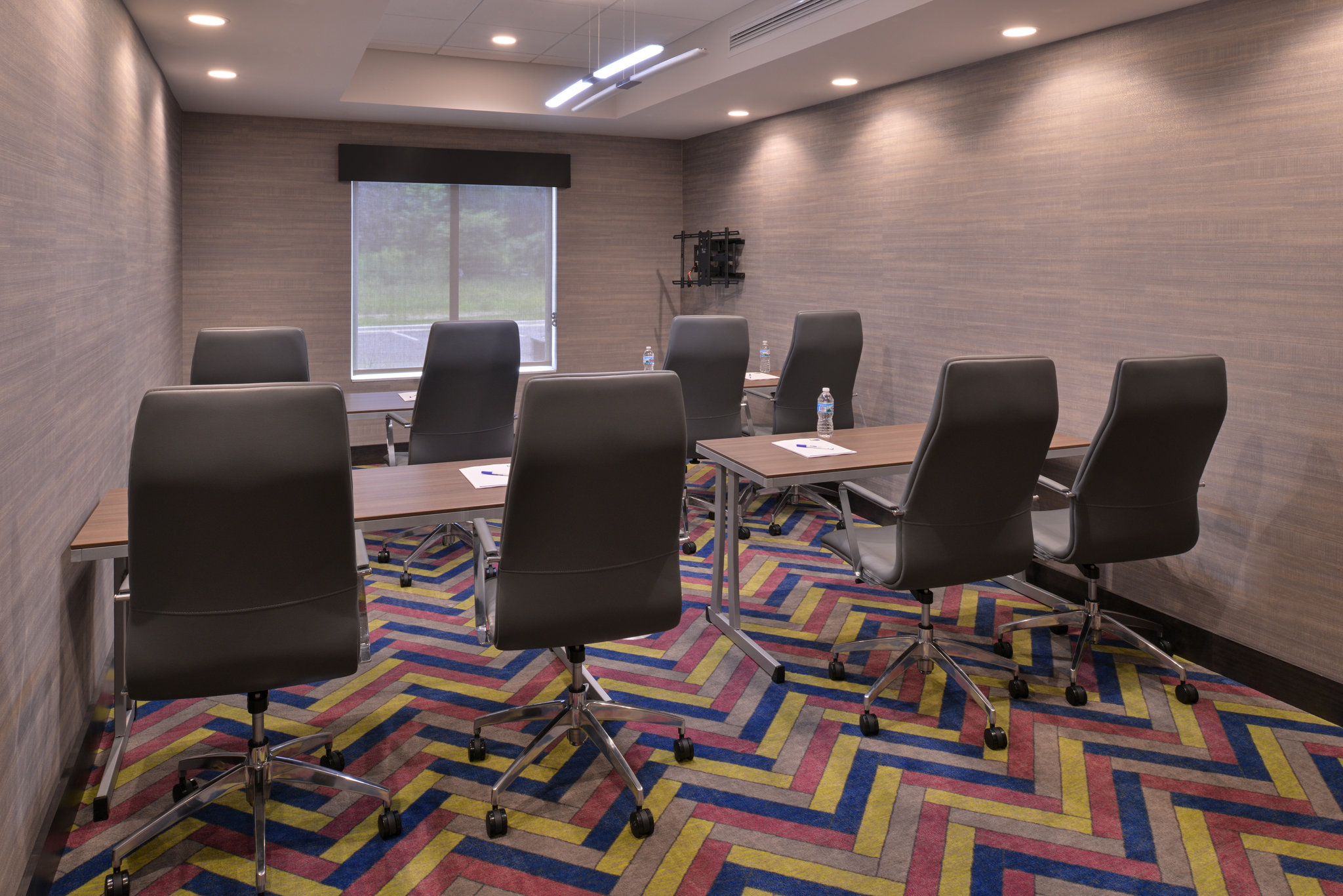 Holiday Inn Express & Suites Bryant - Benton Area
