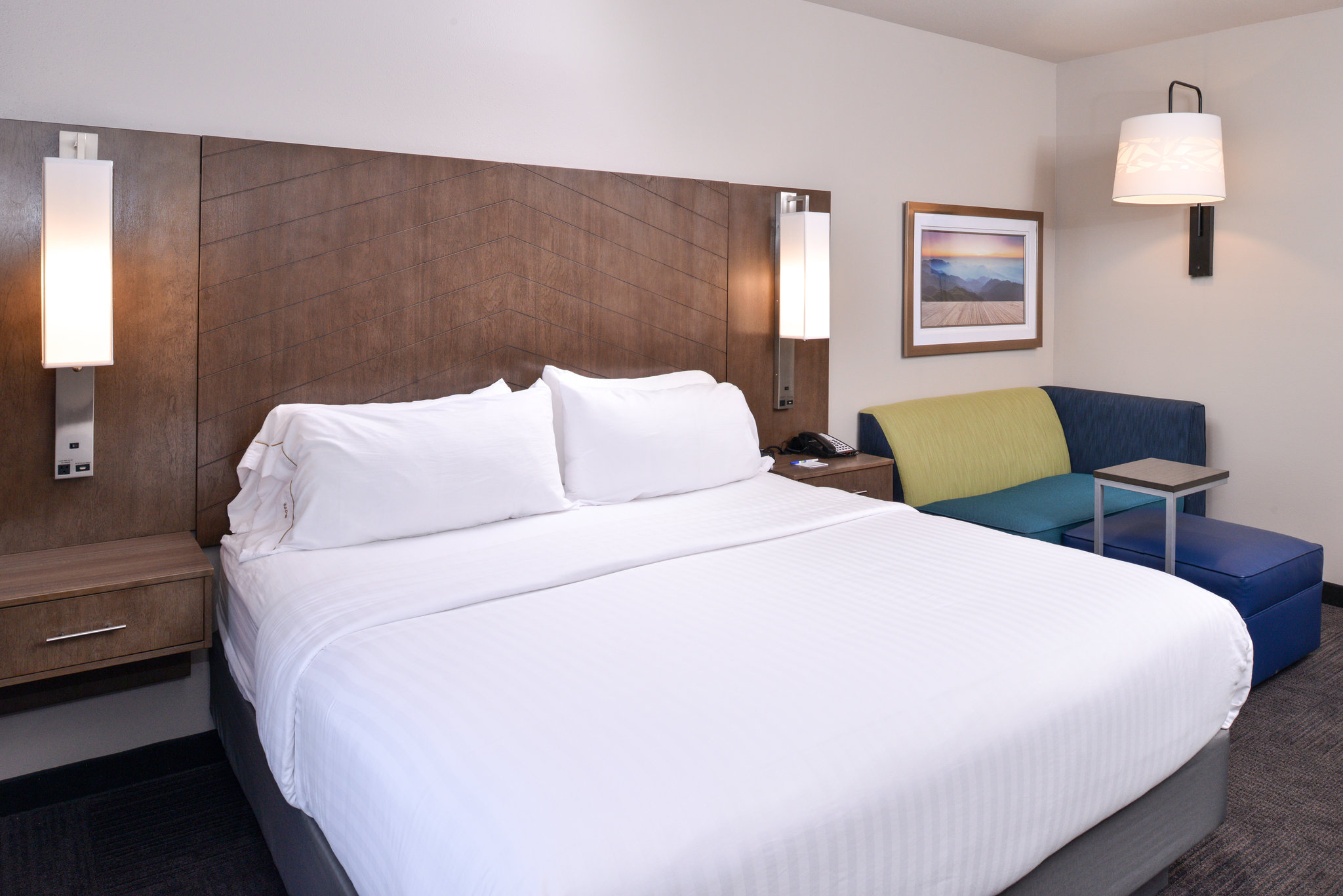 Holiday Inn Express & Suites Bryant - Benton Area