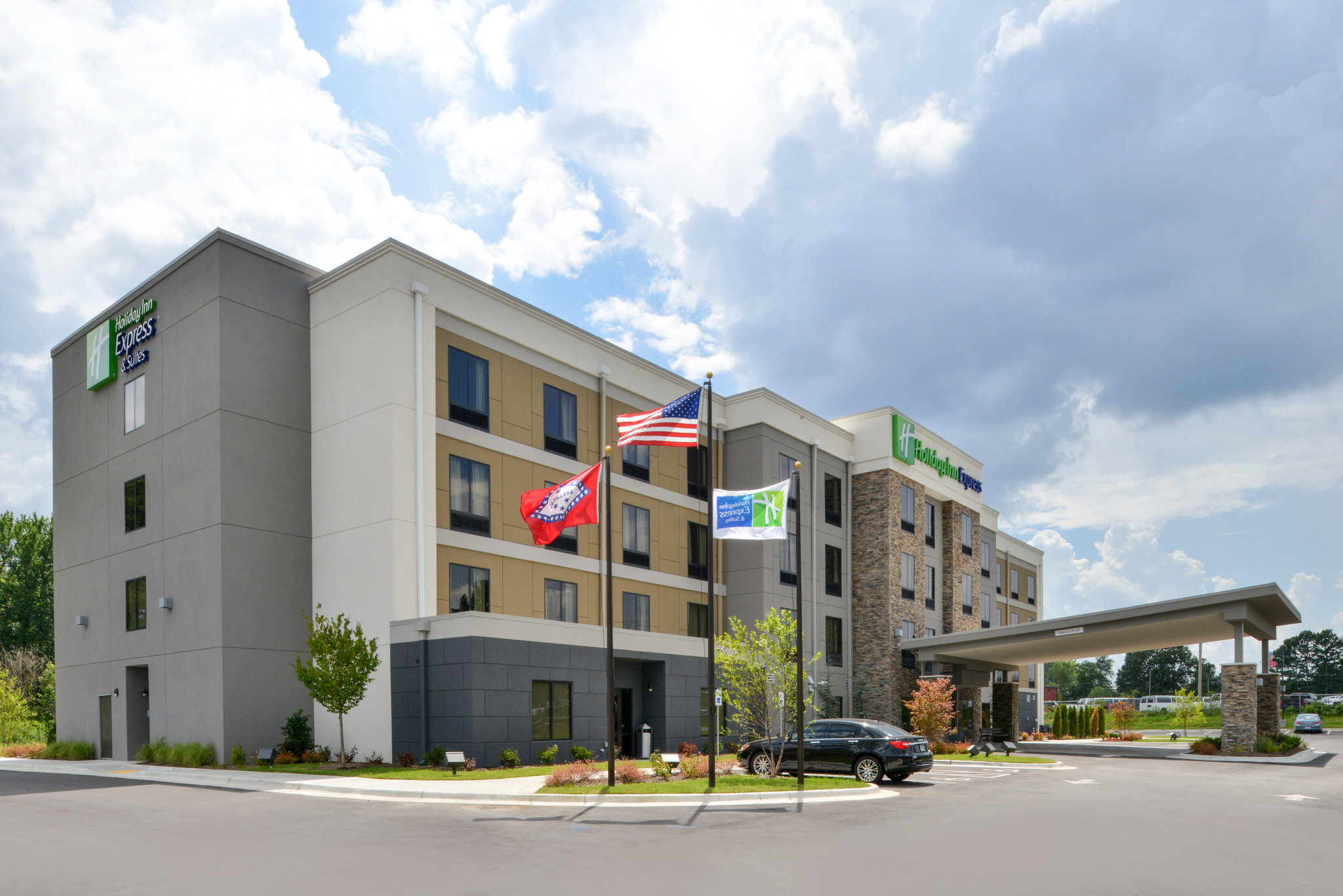 Holiday Inn Express & Suites Bryant - Benton Area
