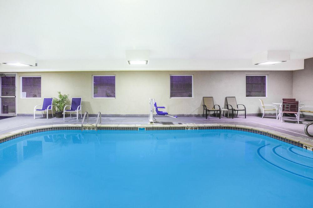 Days Inn & Suites by Wyndham Cabot