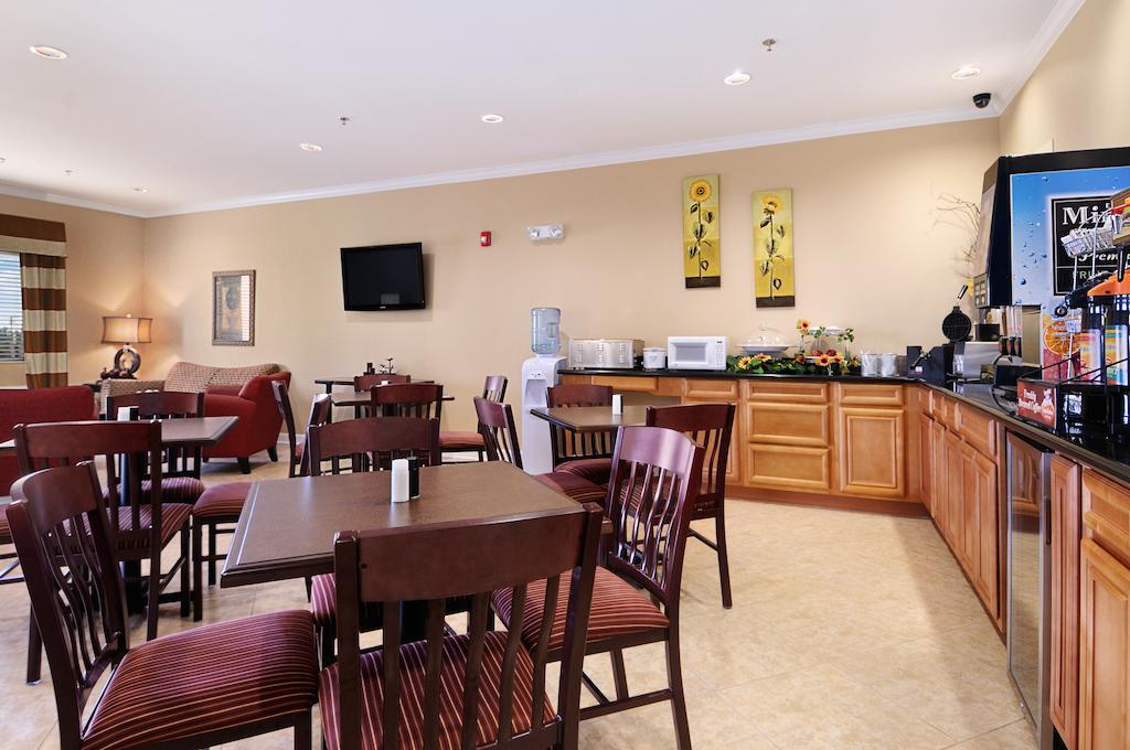 Days Inn & Suites by Wyndham Cabot
