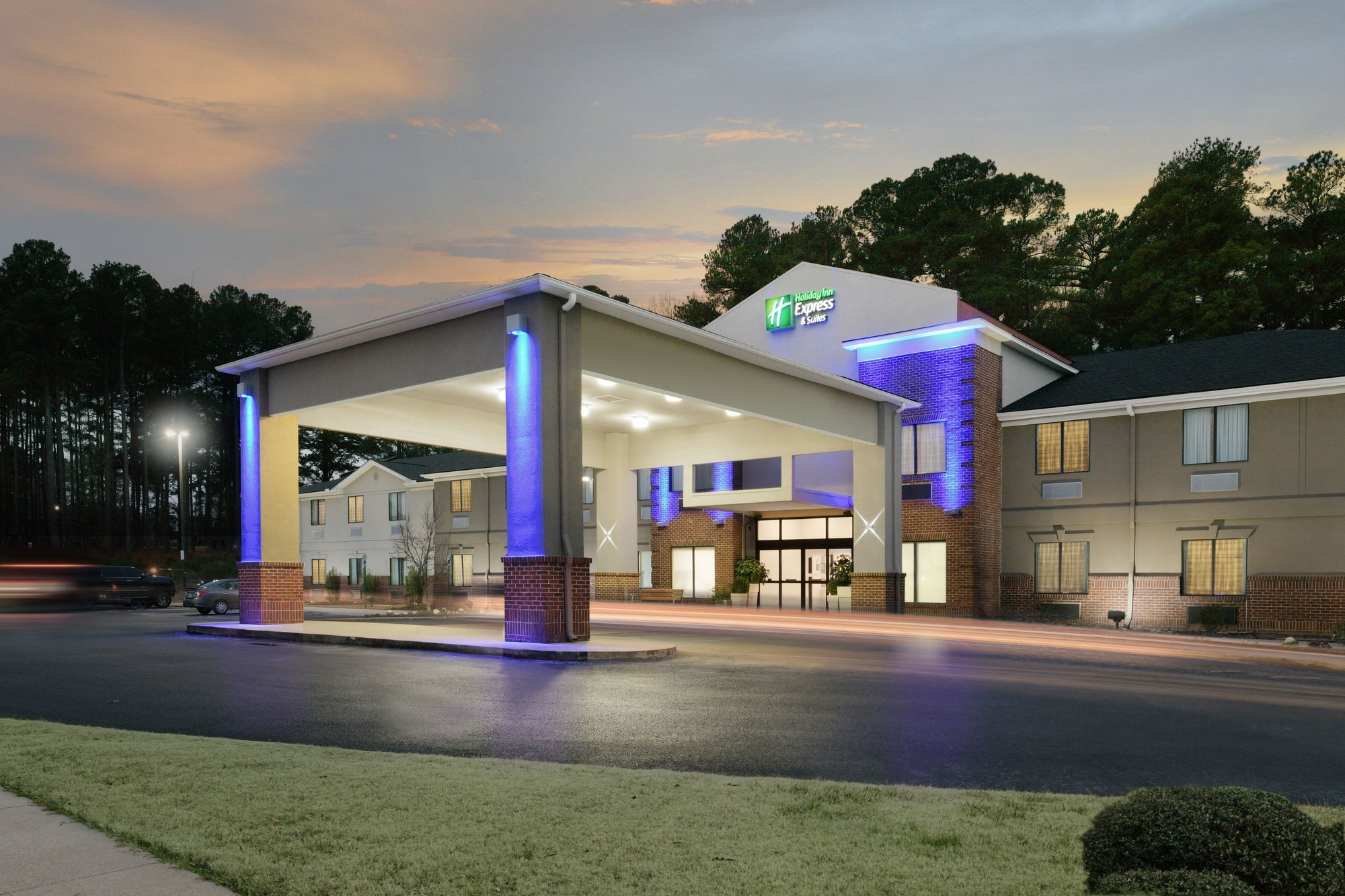 Holiday Inn Express Hotel & Suites Camden