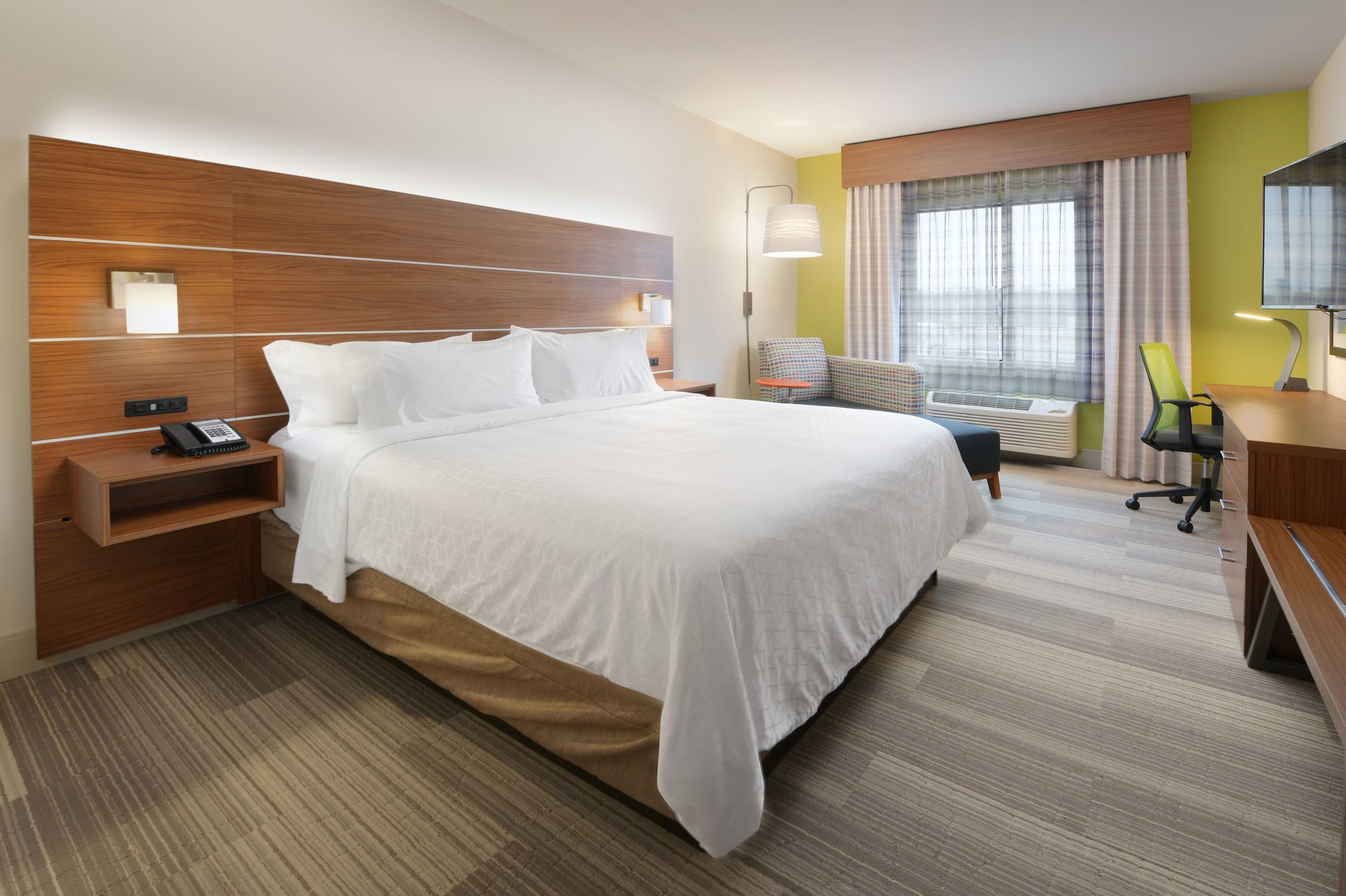 Holiday Inn Express Hotel & Suites Camden