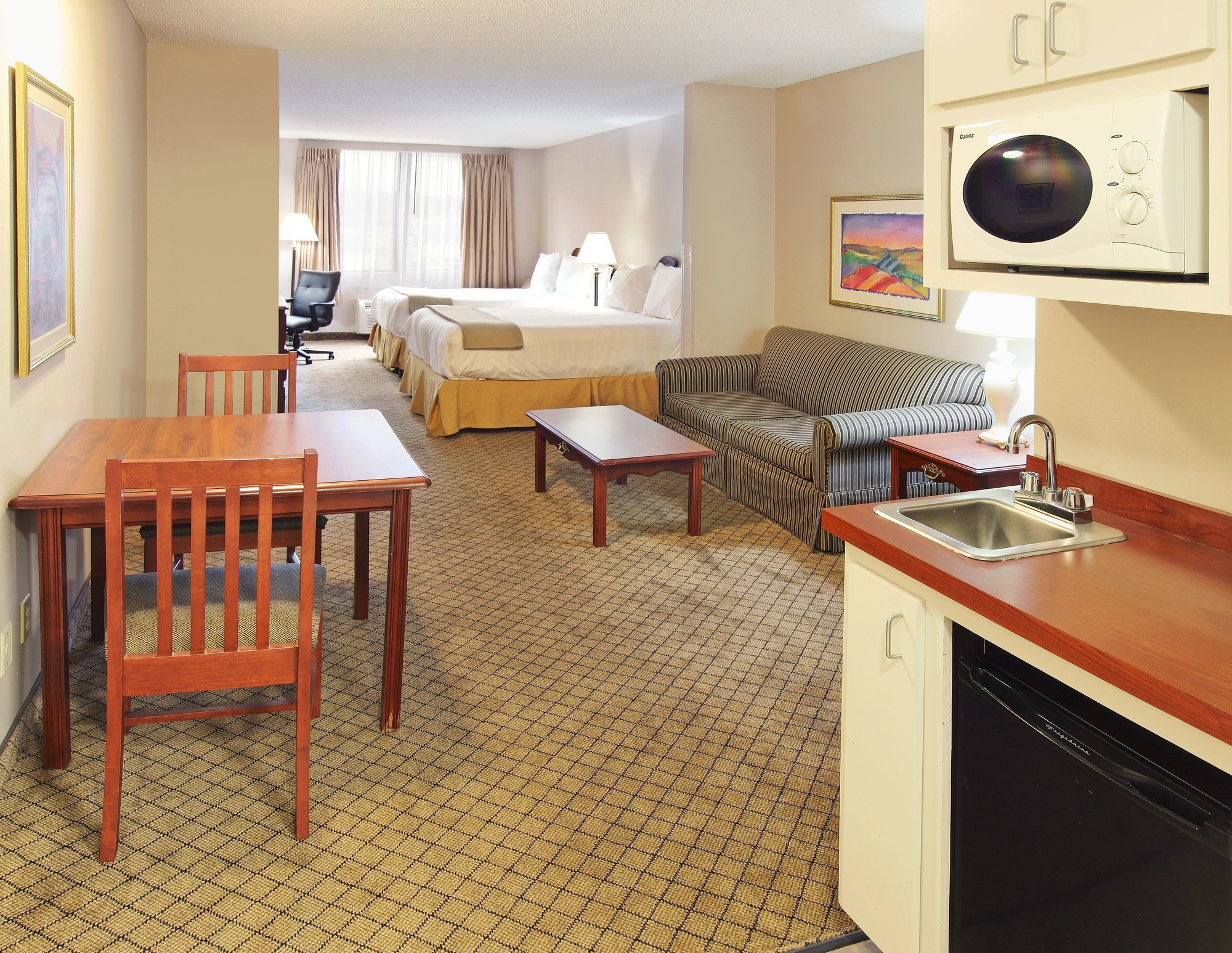 Holiday Inn Express Hotel & Suites Camden