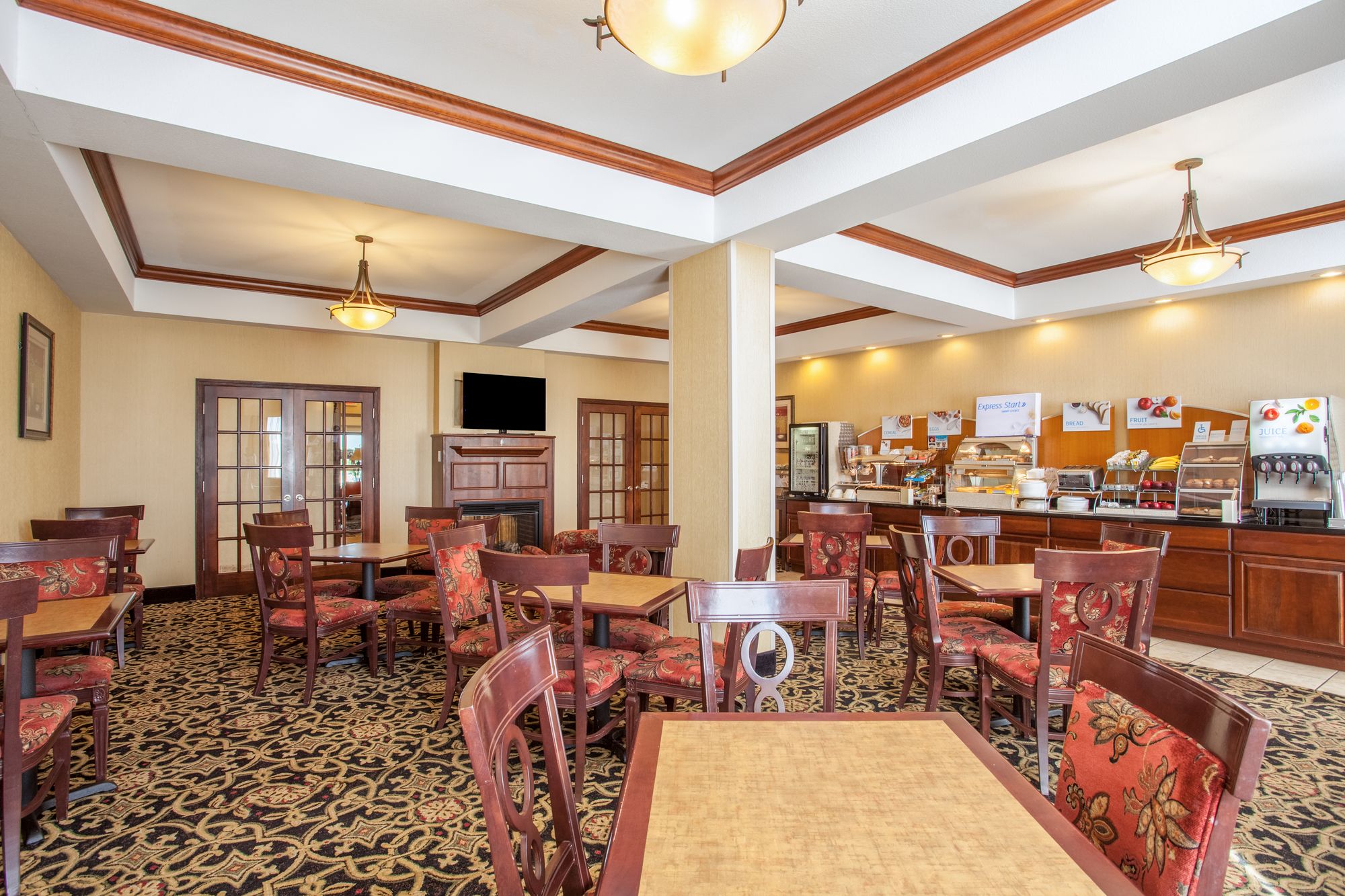 Holiday Inn Express & Suites Clarksville