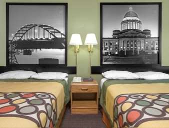 Super 8 by Wyndham Clarksville AR