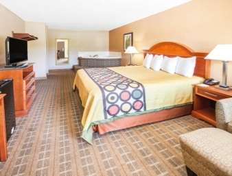 Super 8 by Wyndham Clinton