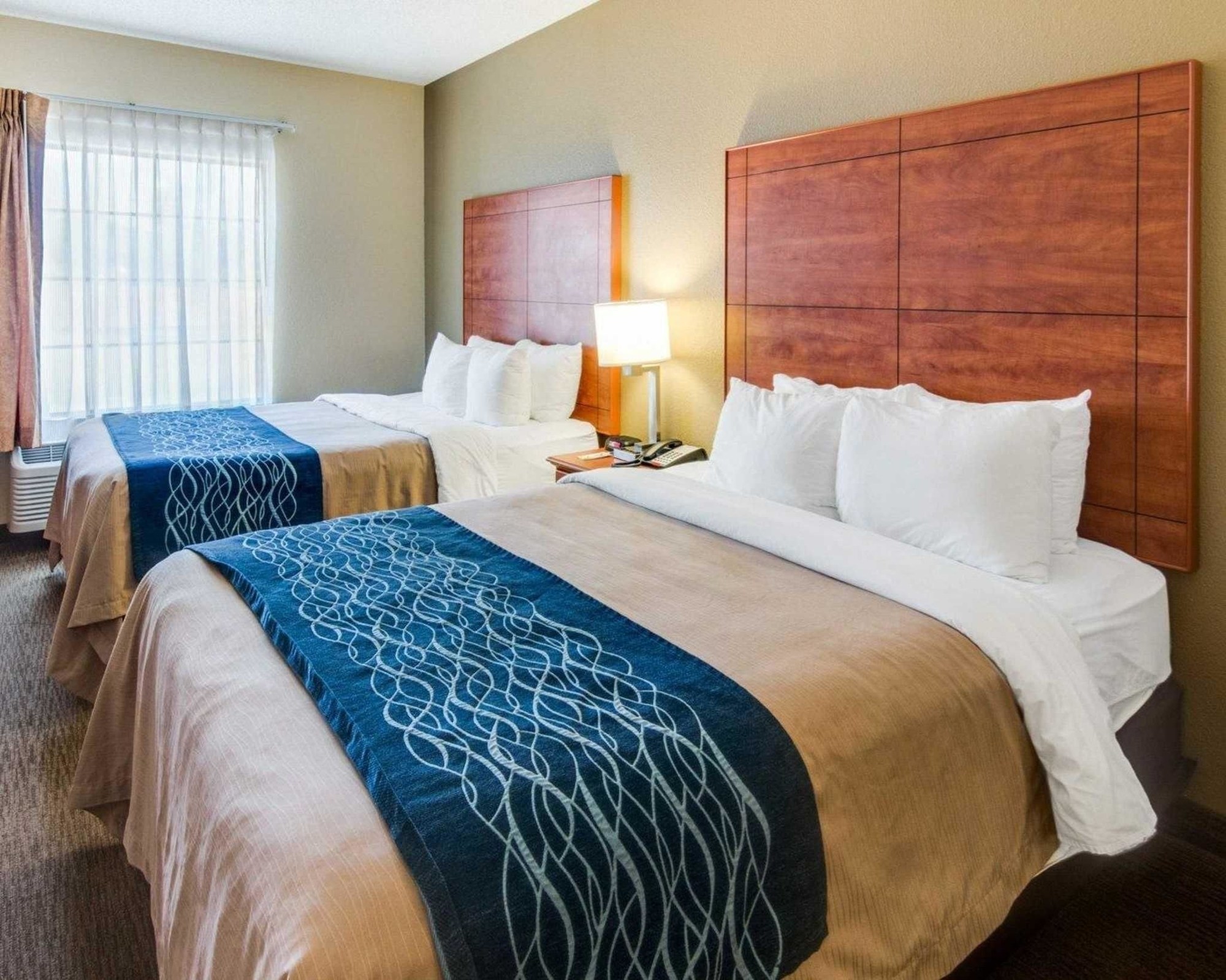 Comfort Inn & Suites El Dorado