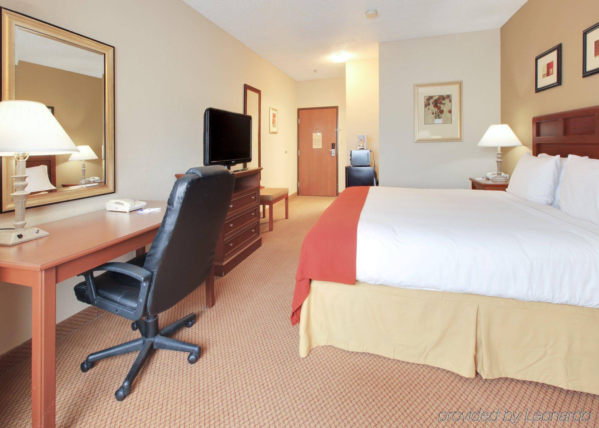 Holiday Inn Express Hotel & Suites El Dorado