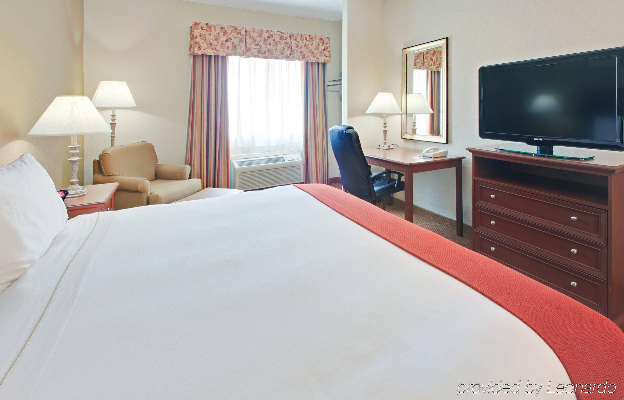Holiday Inn Express Hotel & Suites El Dorado