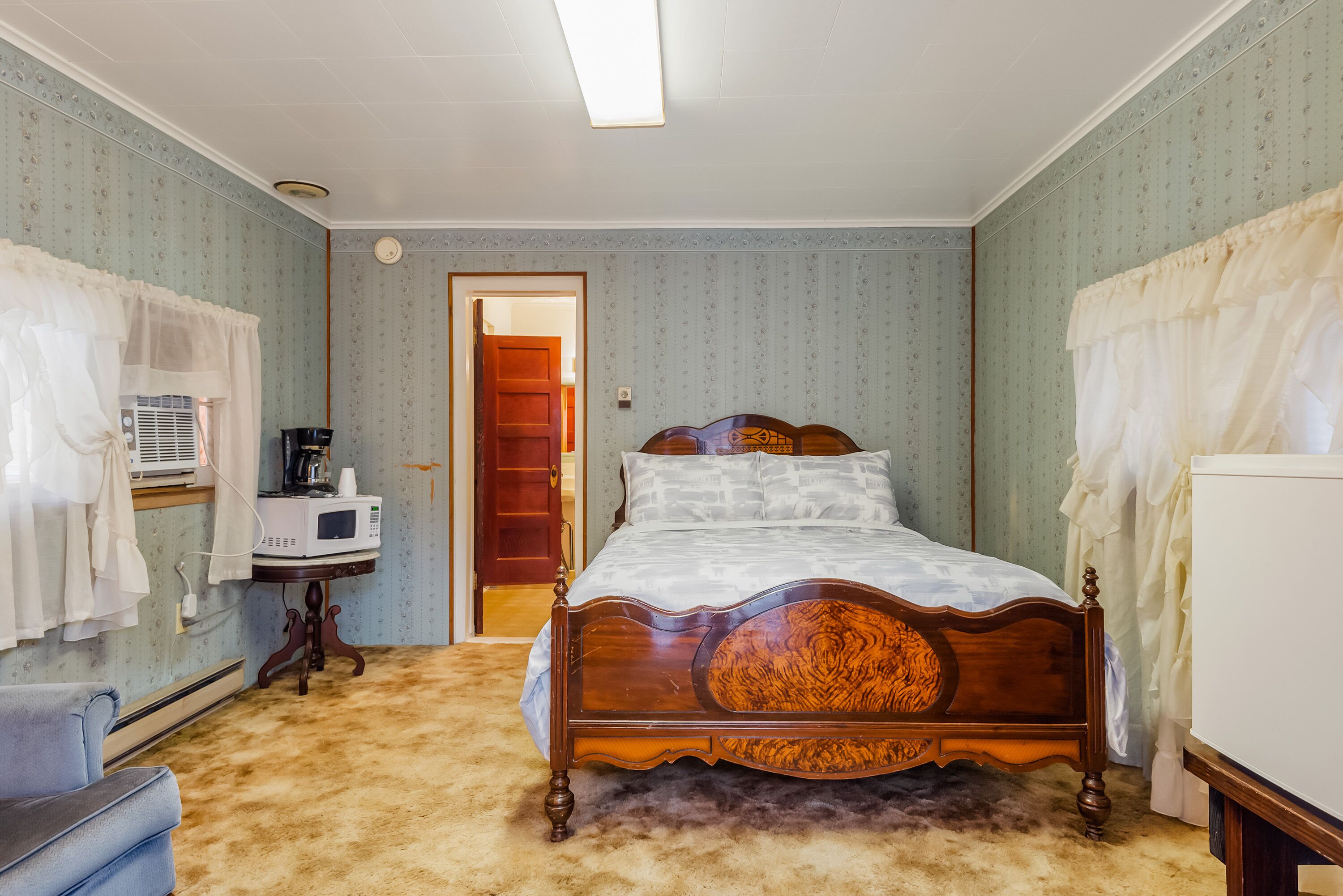 Log Cabin Inn Motel
