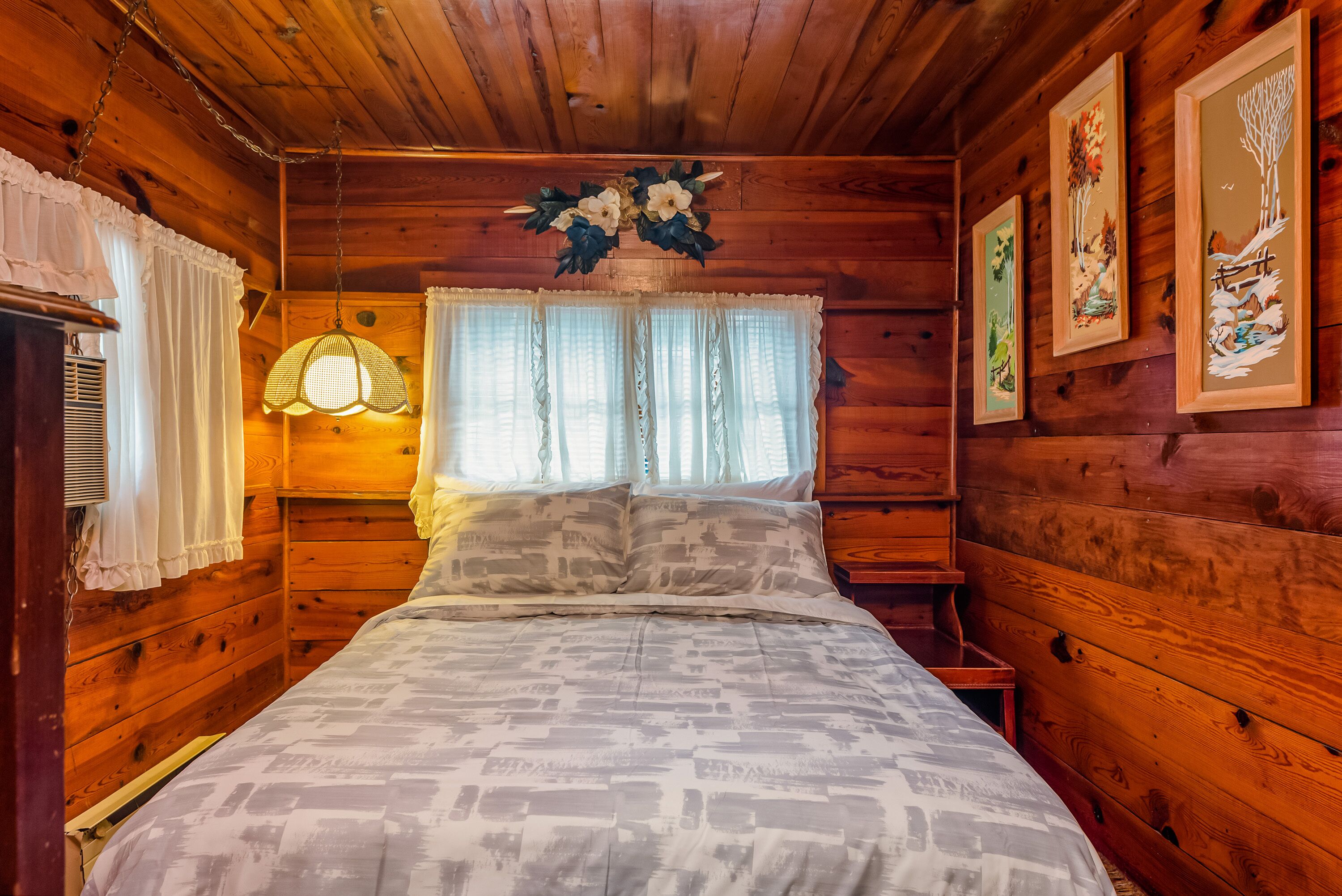 Log Cabin Inn Motel