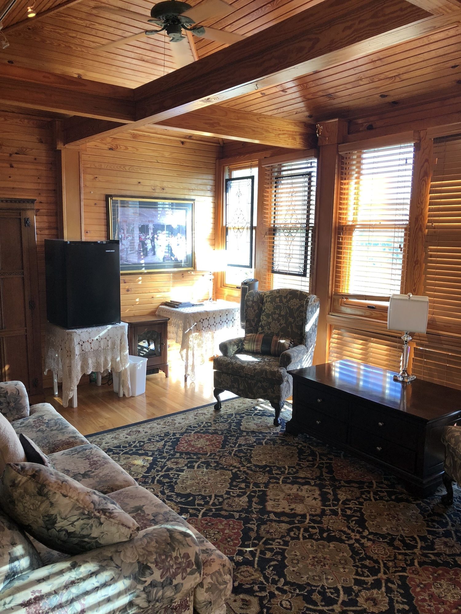 All Seasons Inn