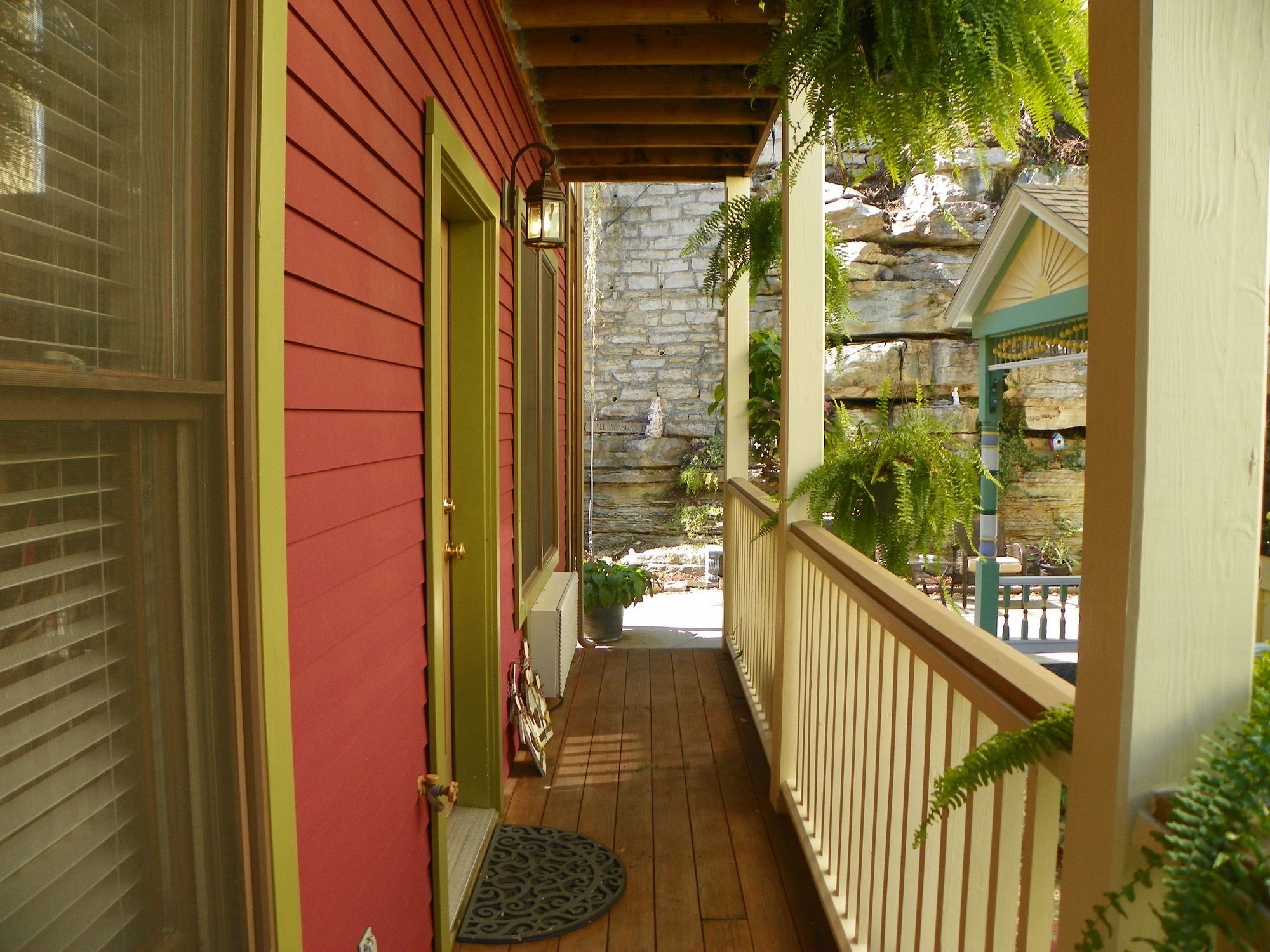 All Seasons Inn