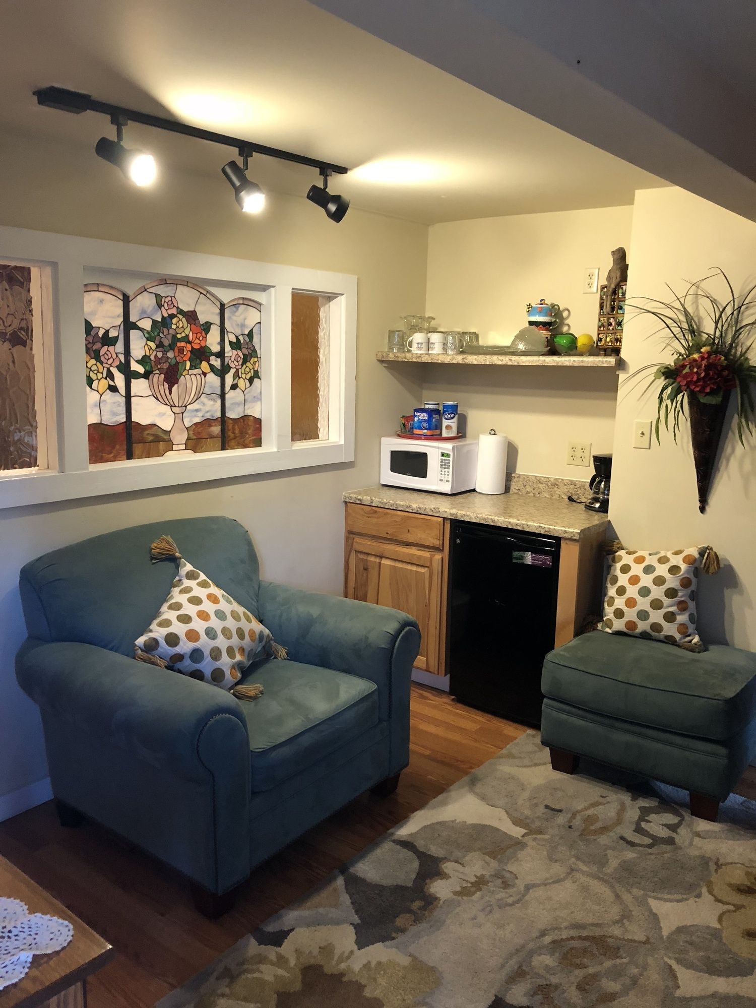 All Seasons Inn