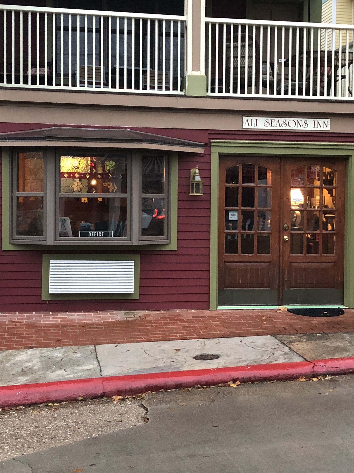 All Seasons Inn