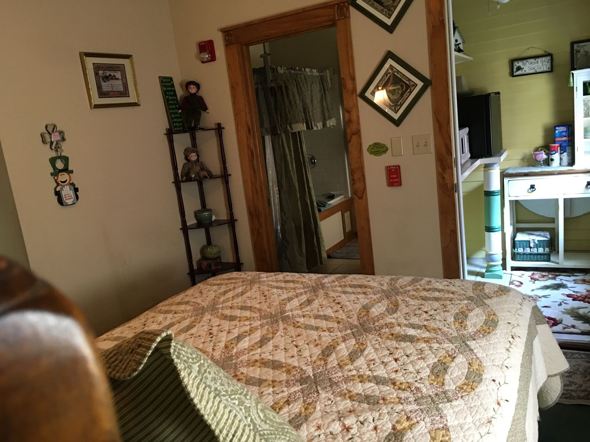 All Seasons Inn