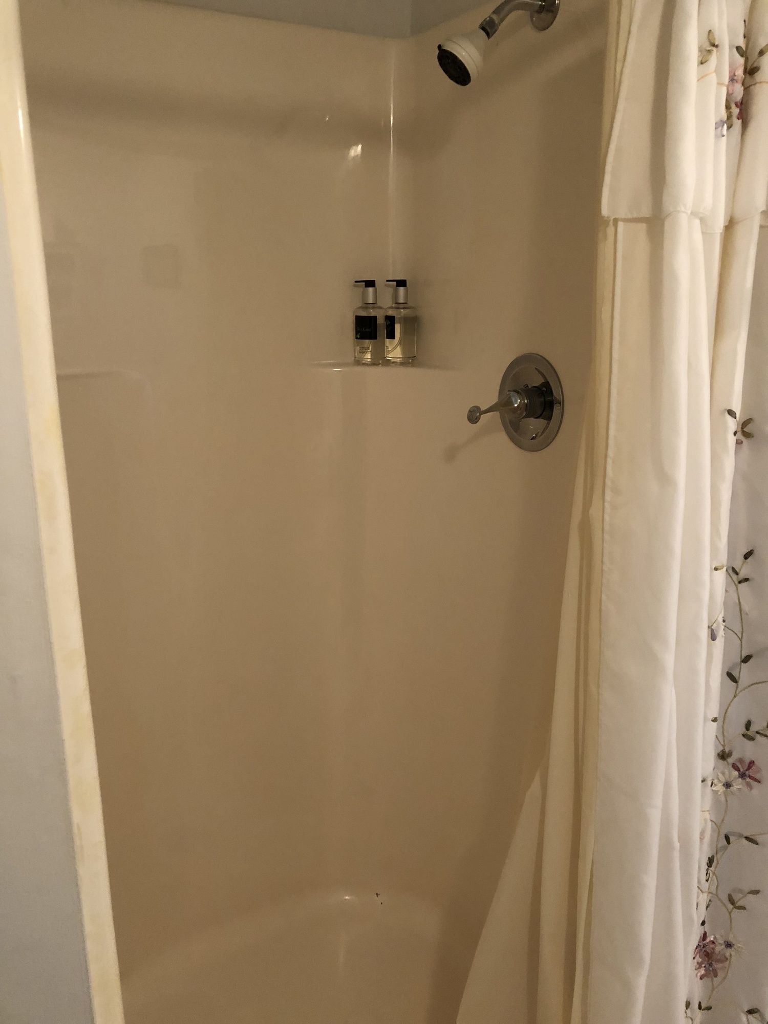 All Seasons Inn