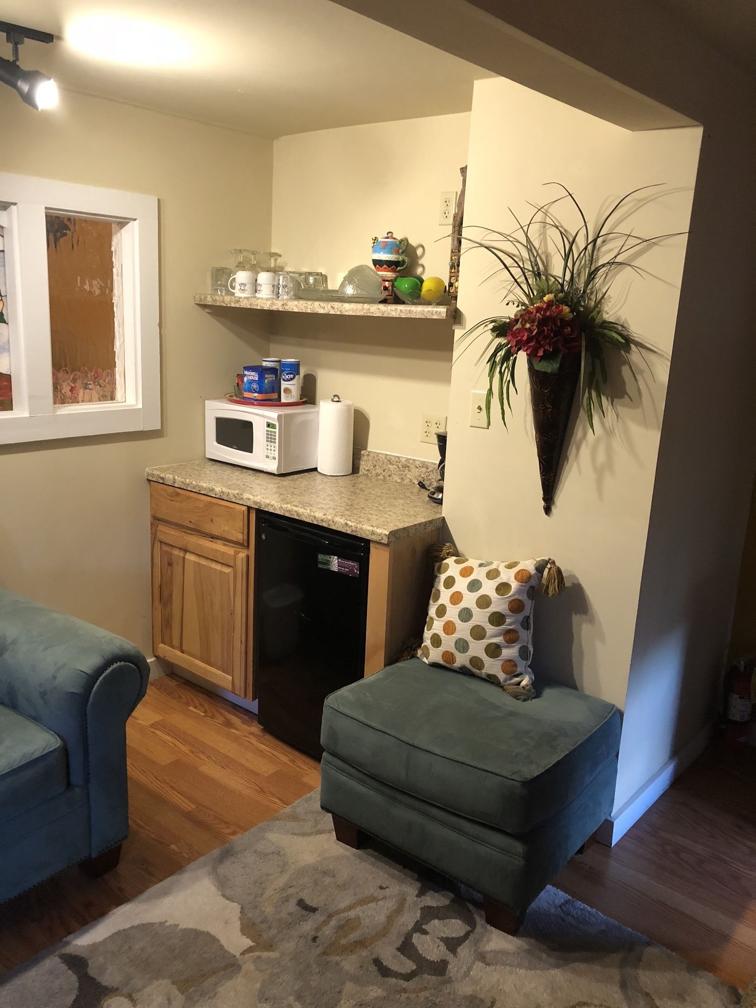 All Seasons Inn
