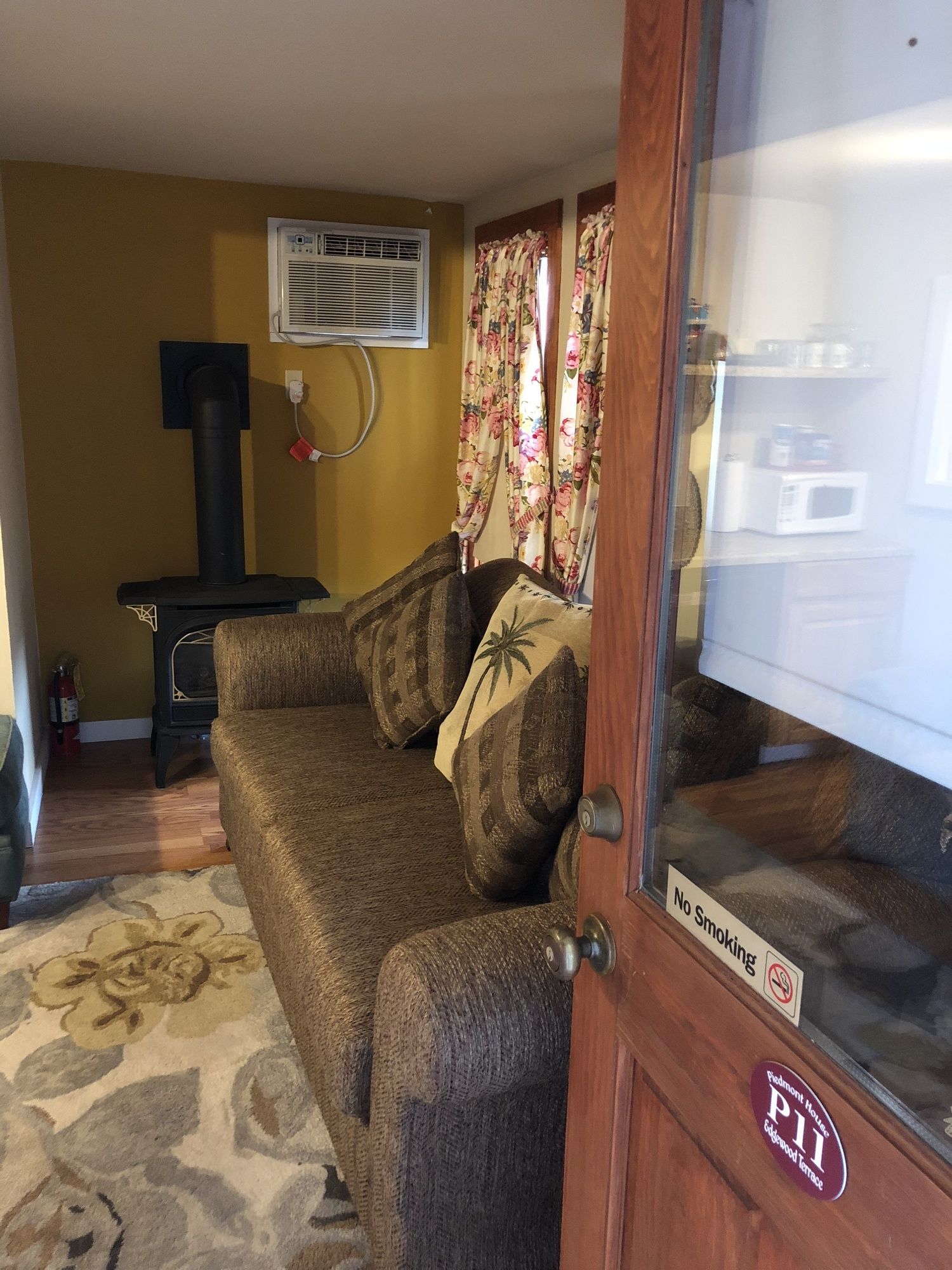 All Seasons Inn