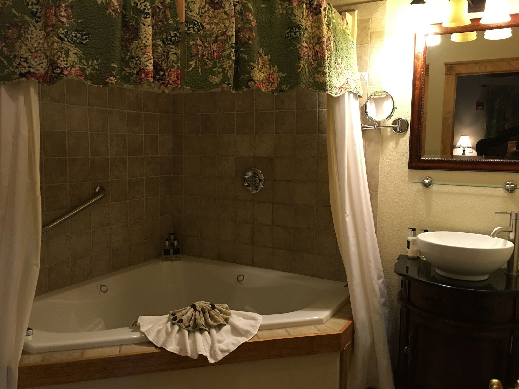 All Seasons Inn