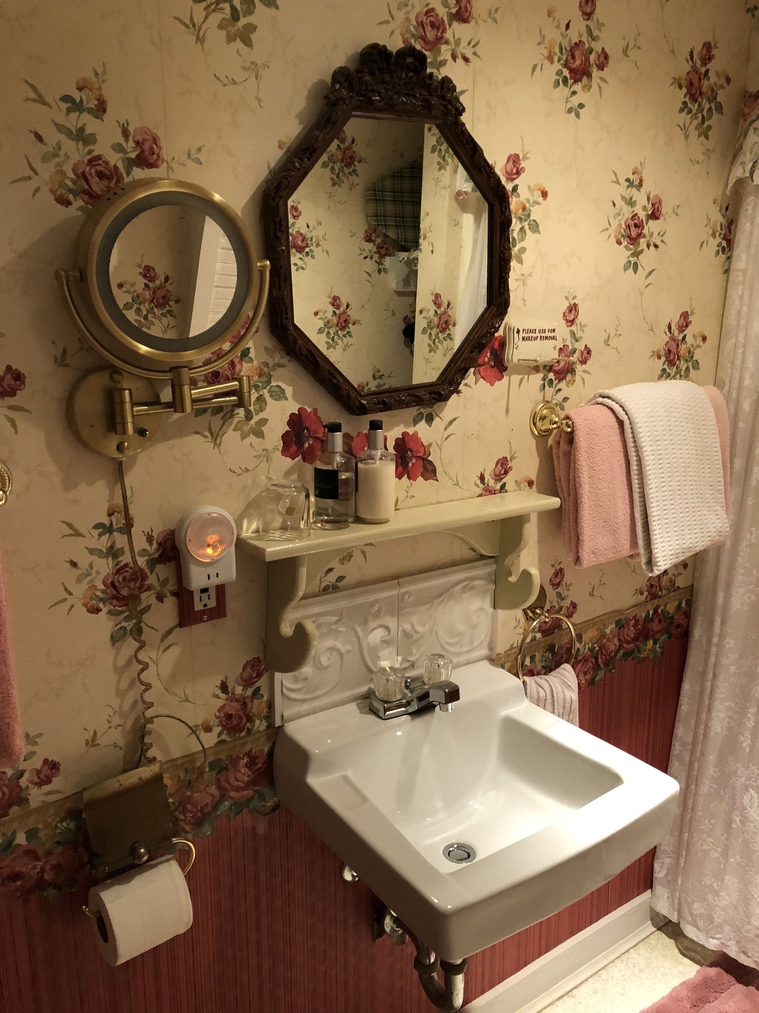 All Seasons Inn