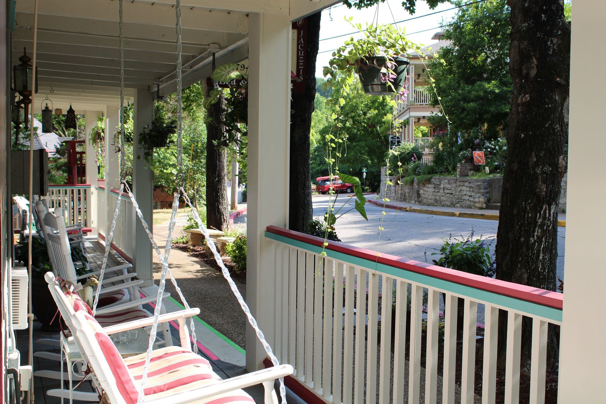 All Seasons Inn