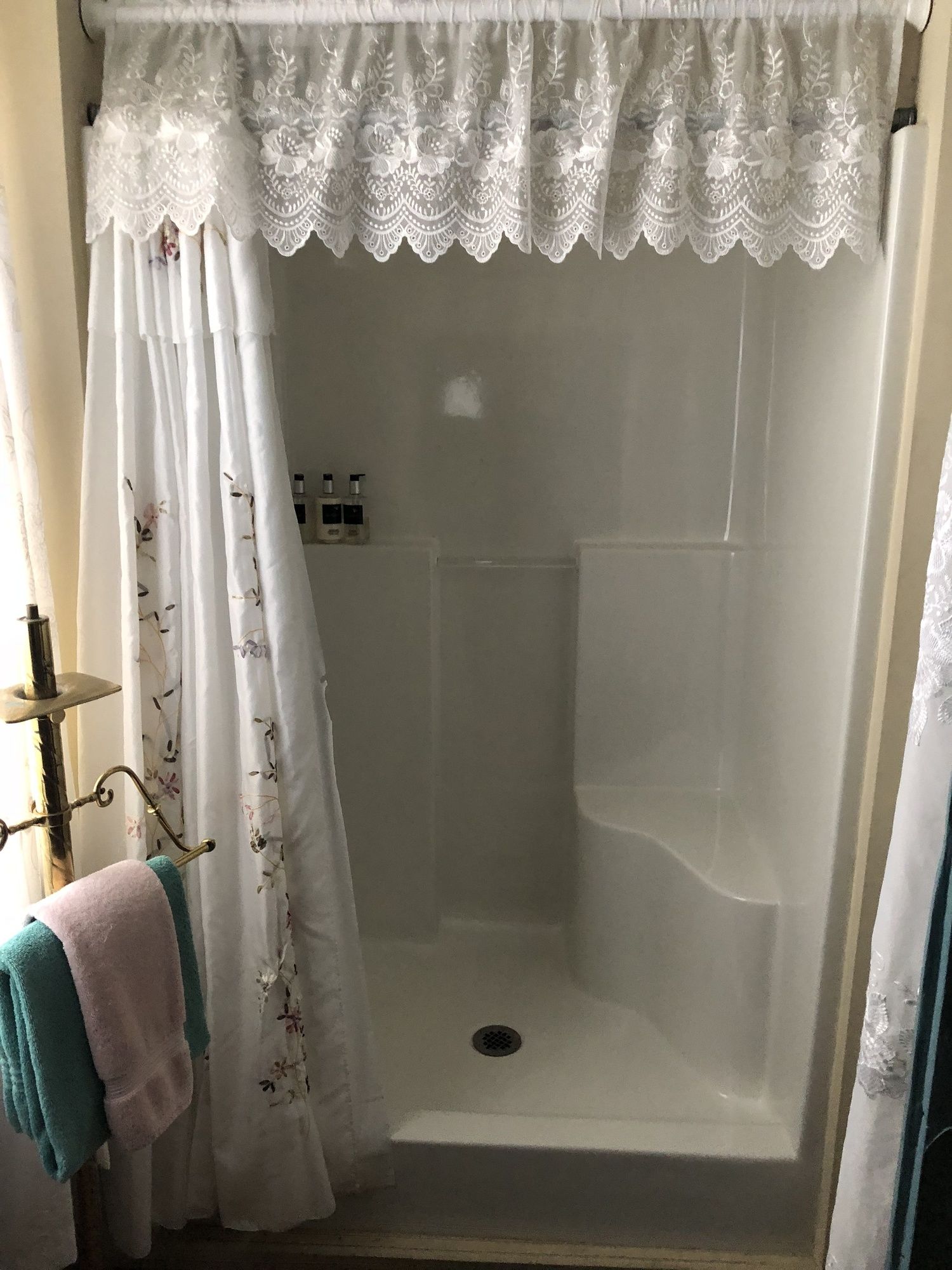 All Seasons Inn