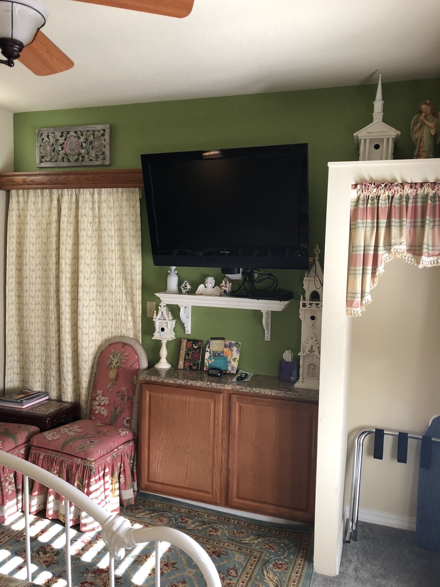 All Seasons Inn