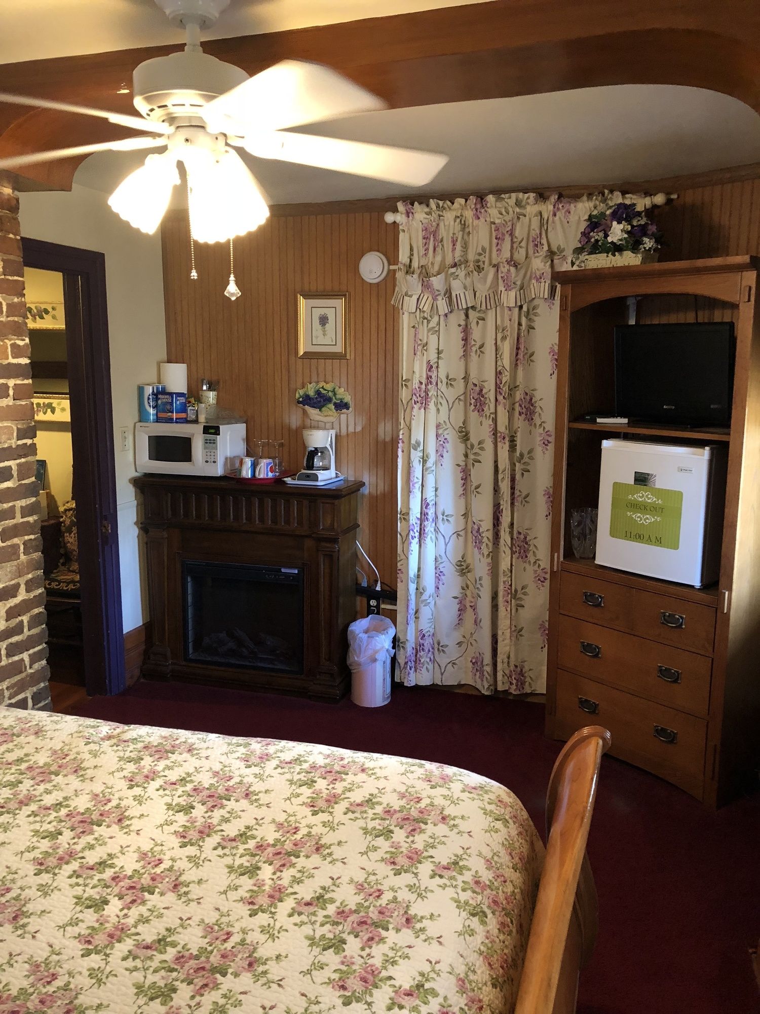 All Seasons Inn