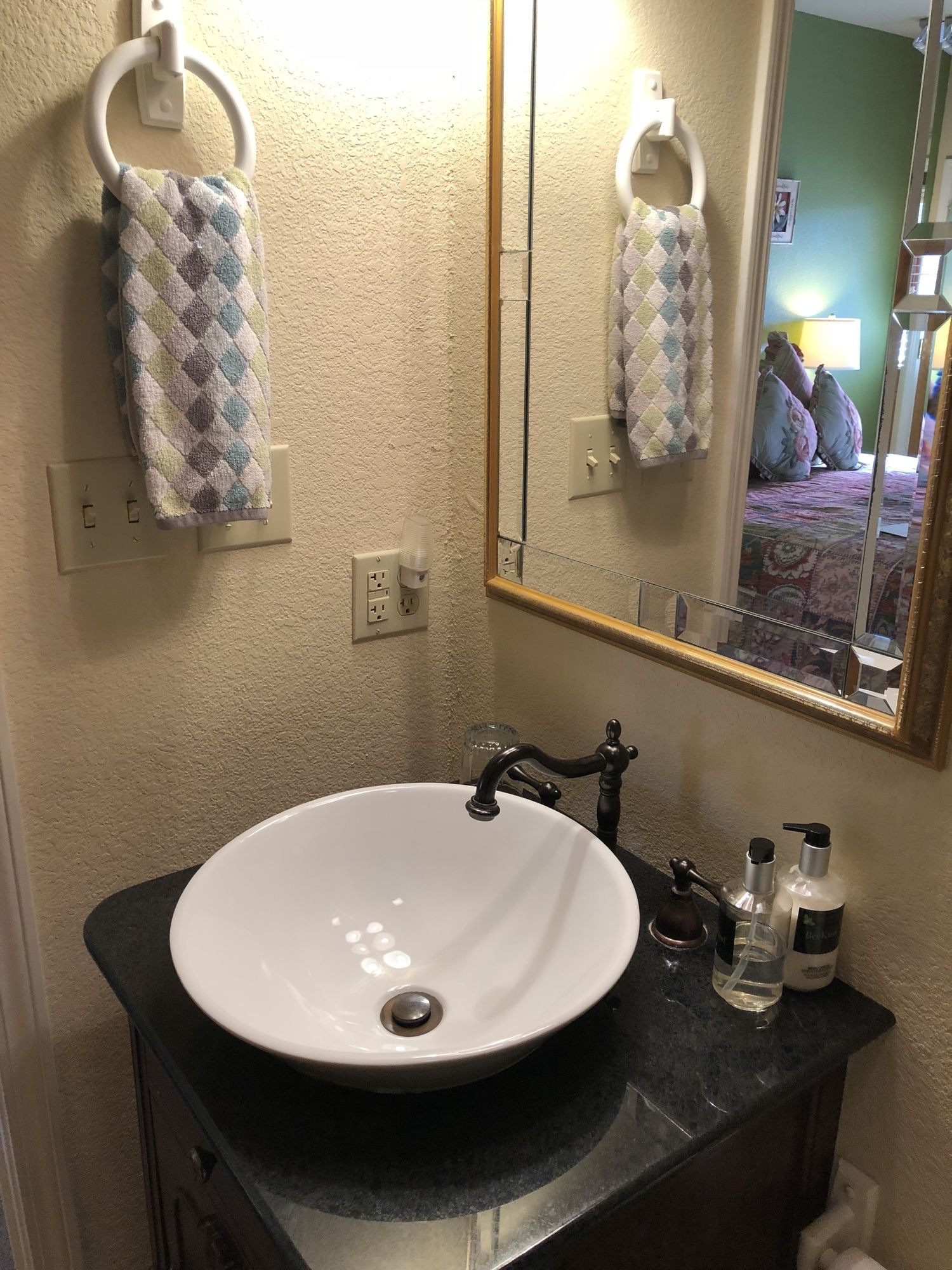 All Seasons Inn