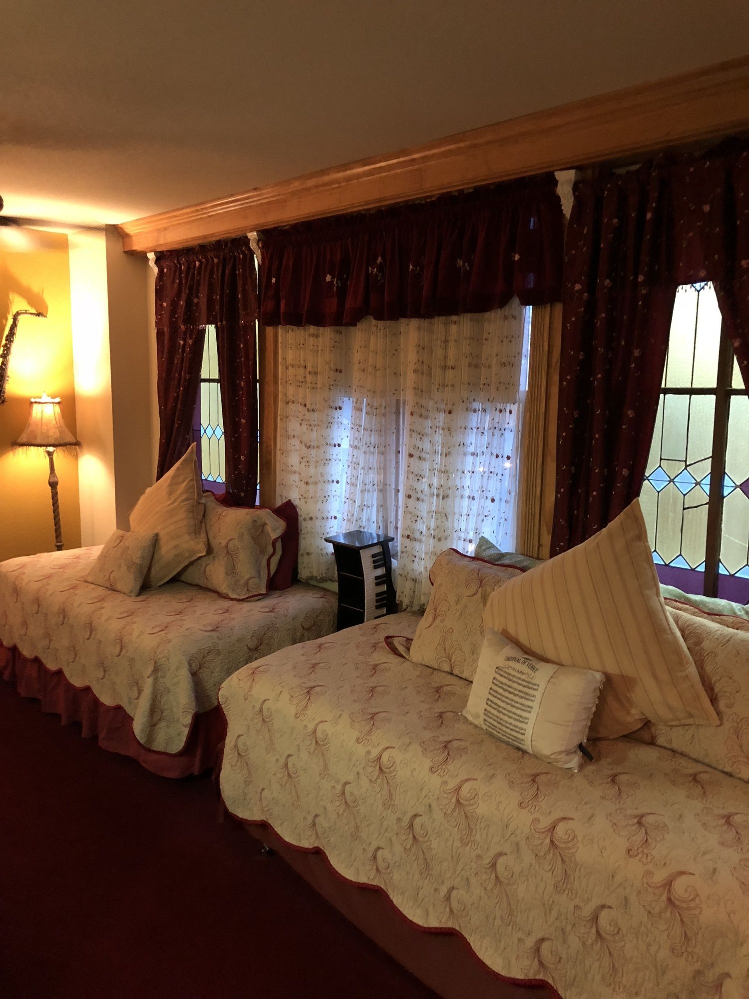 All Seasons Inn