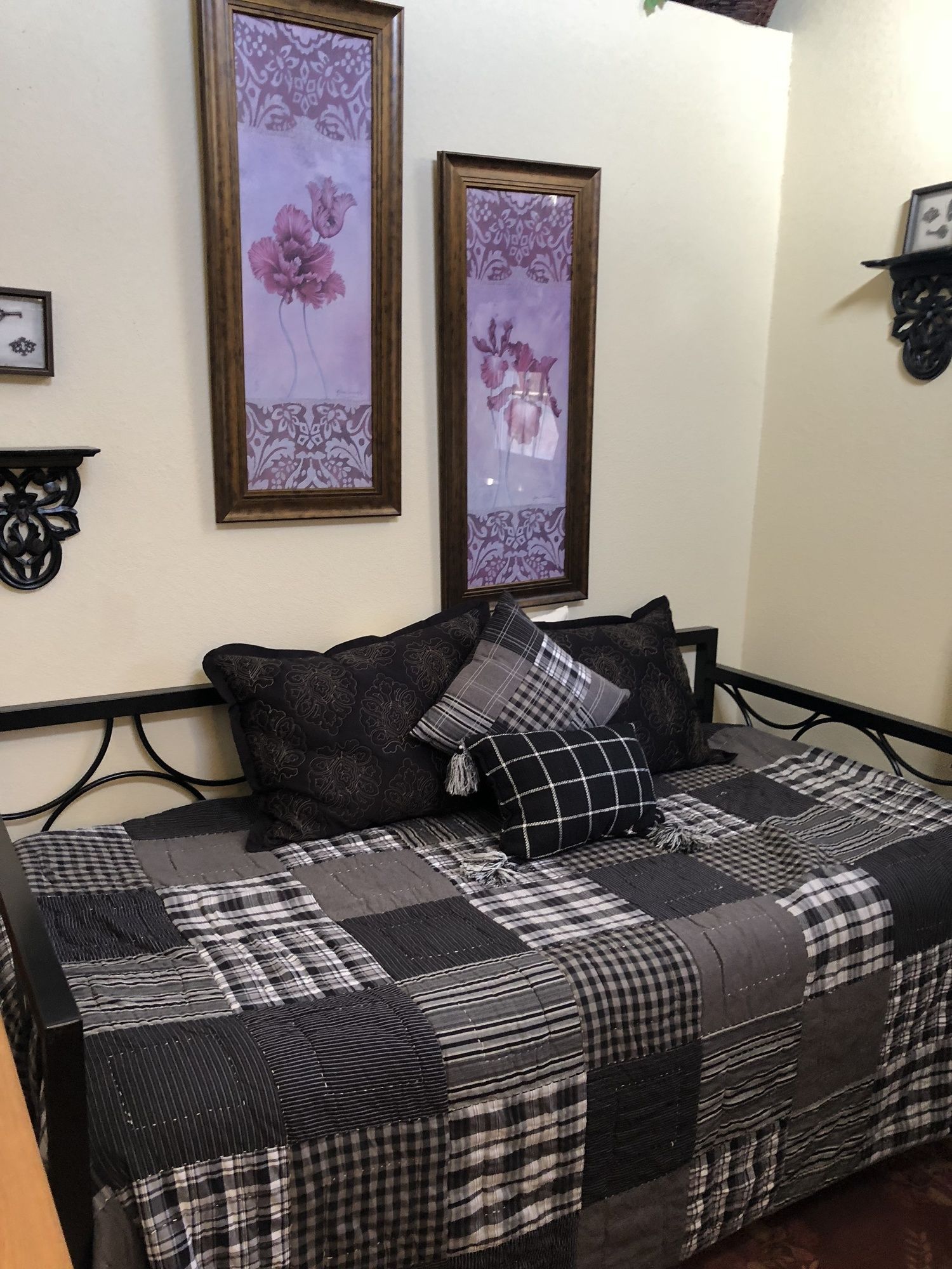 All Seasons Inn