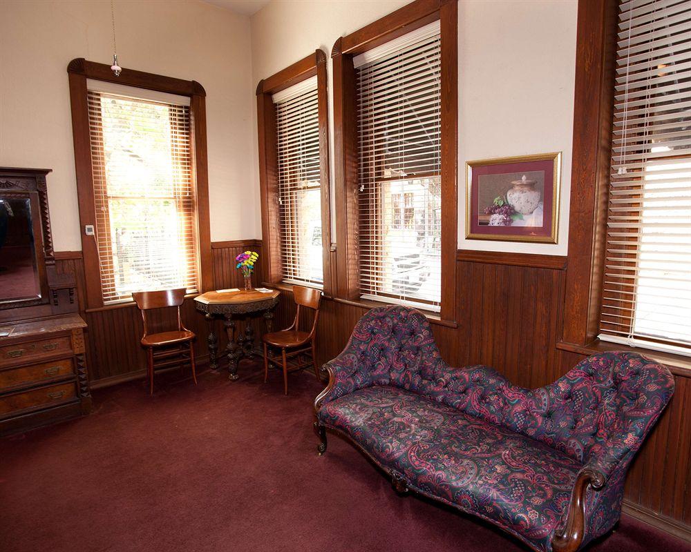 Palace Hotel & Bath House