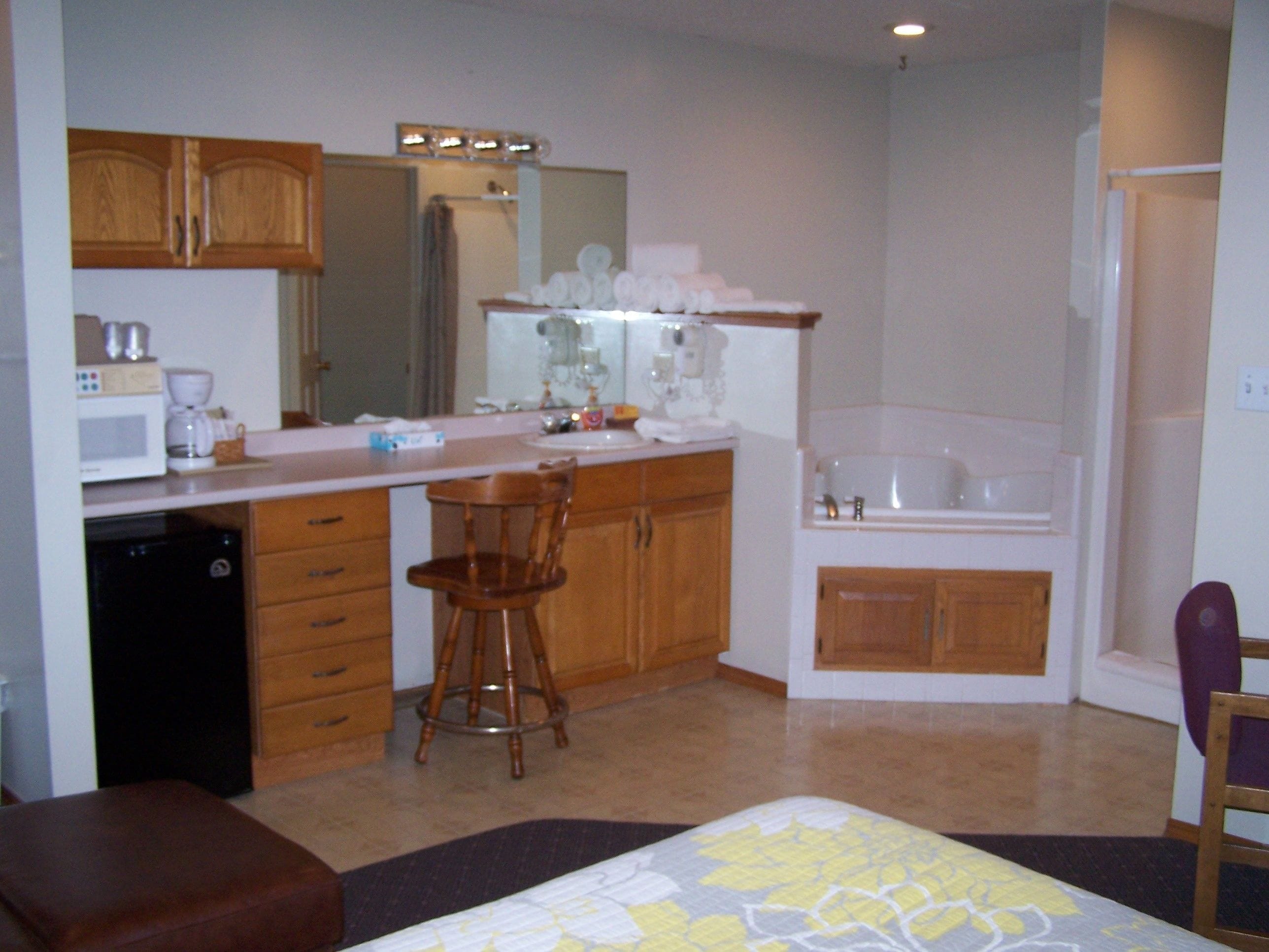 Pointe West Resort & Suites