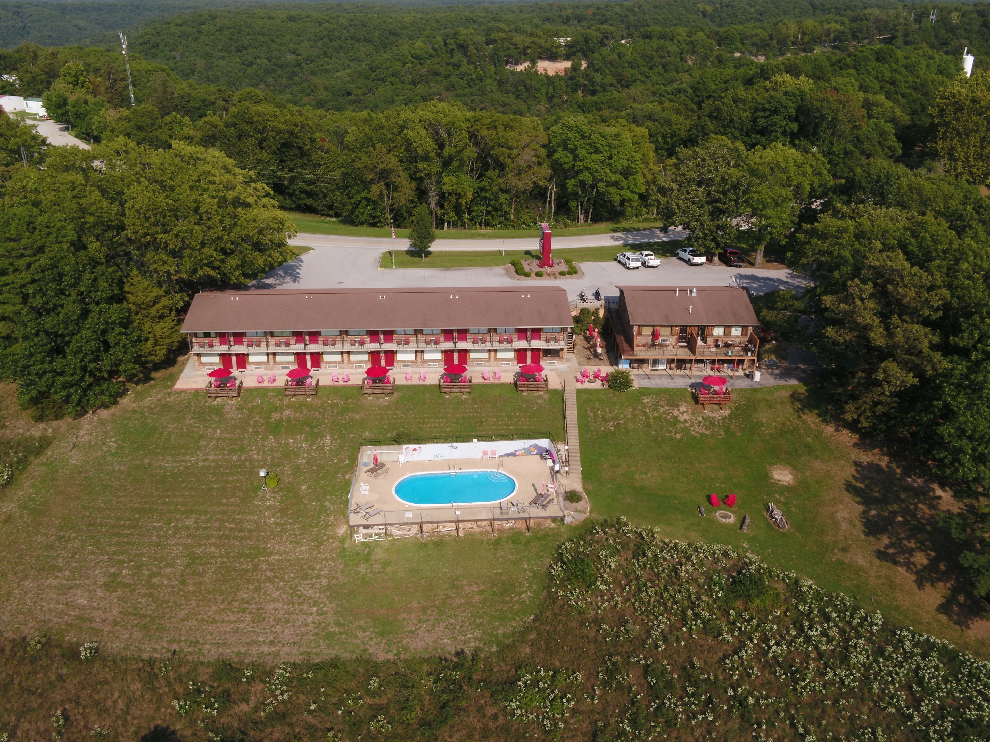 Pointe West Resort & Suites