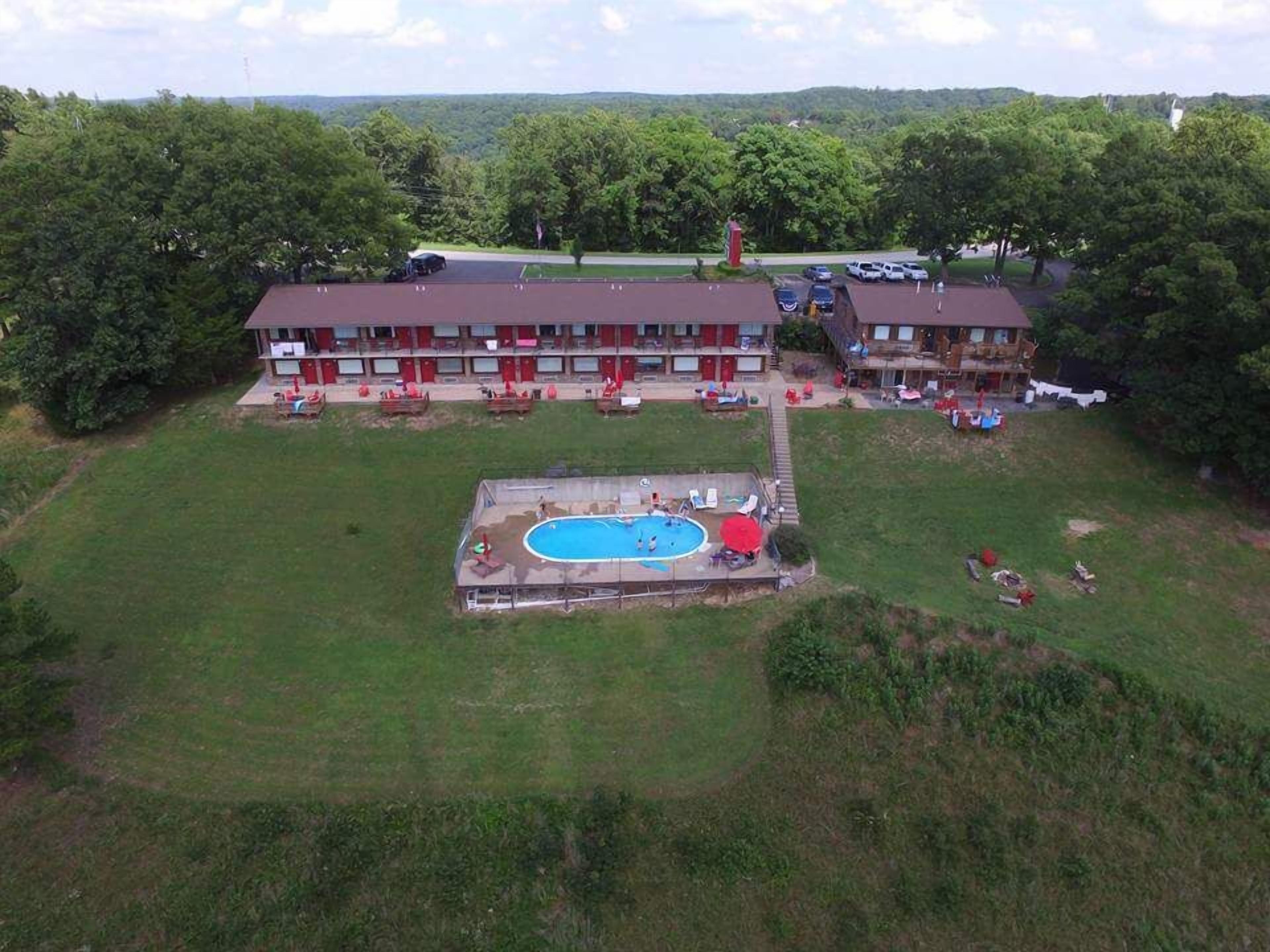 Pointe West Resort & Suites