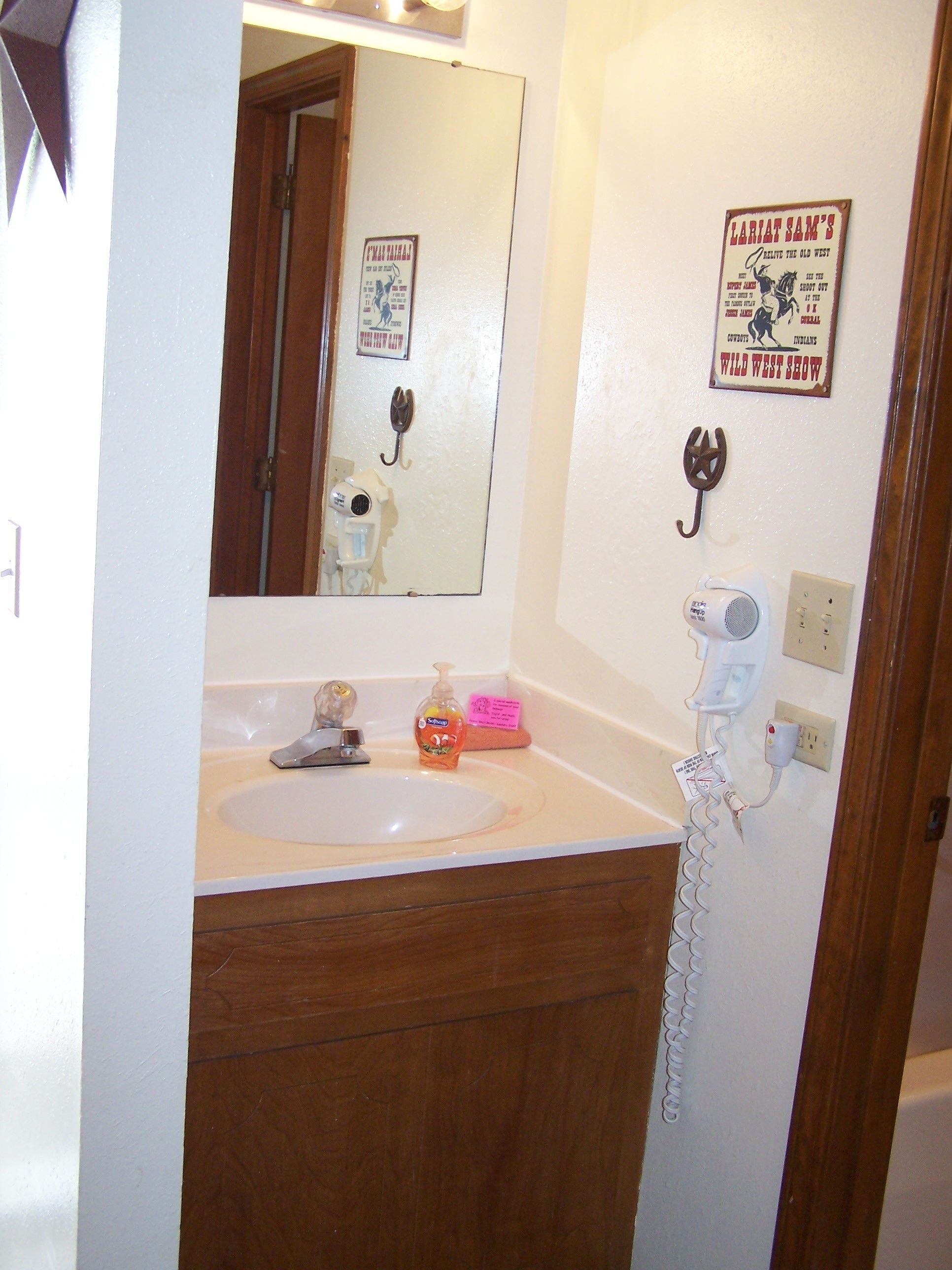 Pointe West Resort & Suites