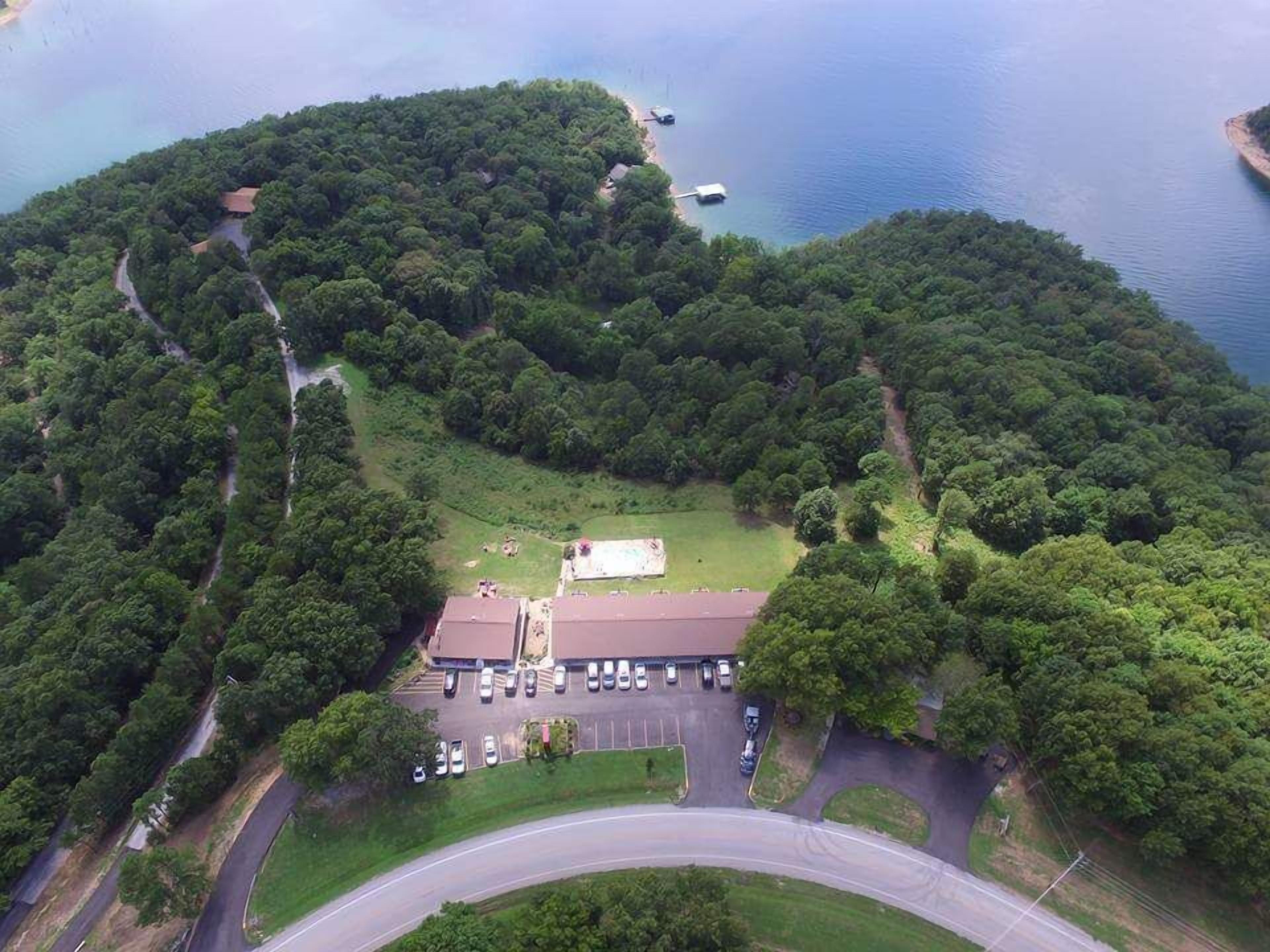 Pointe West Resort & Suites