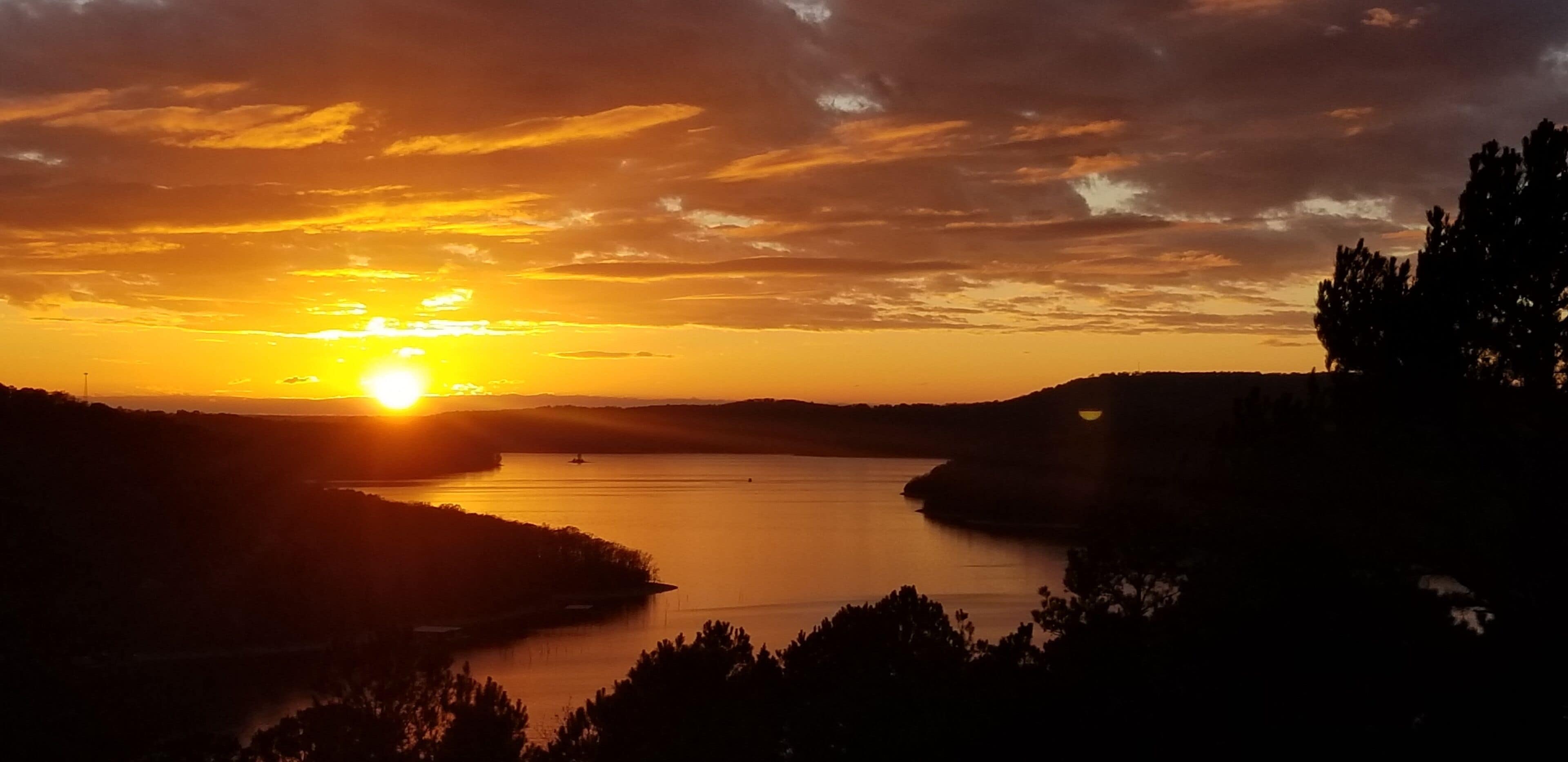 Pointe West Resort & Suites