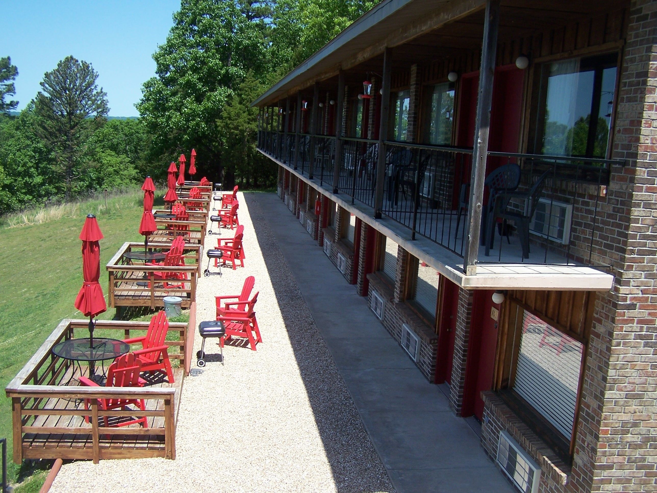 Pointe West Resort & Suites