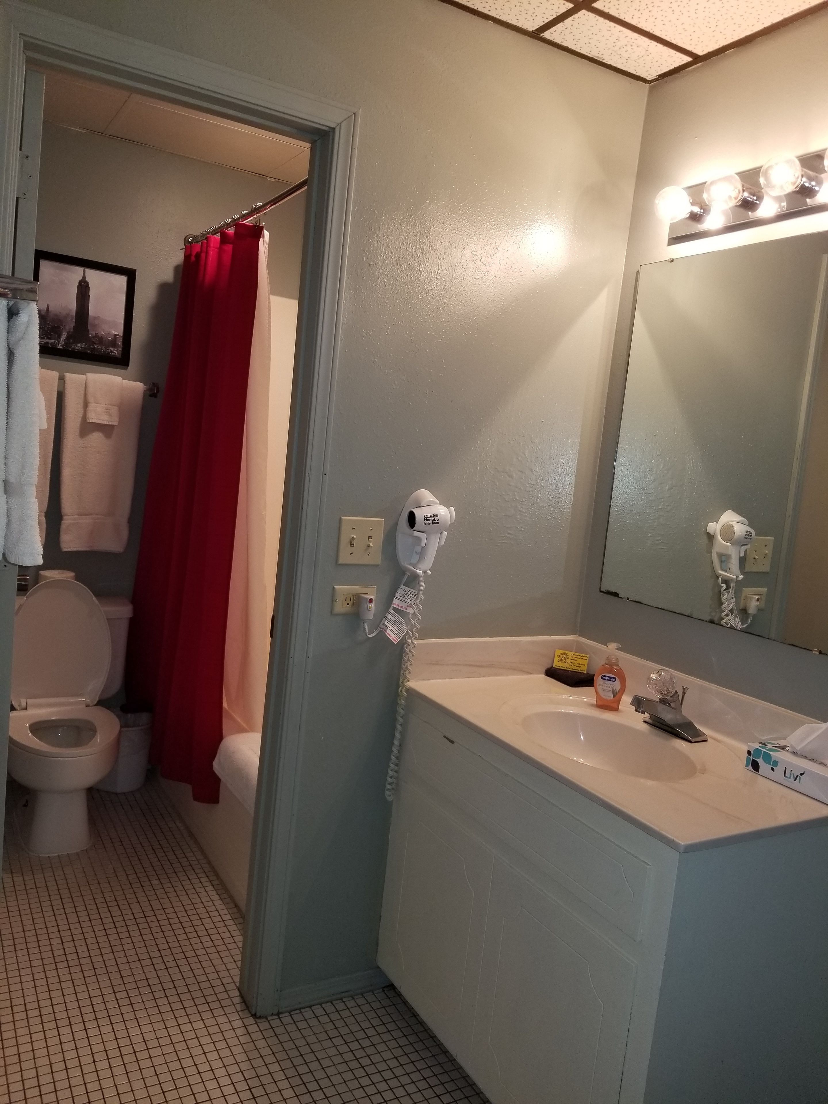 Pointe West Resort & Suites