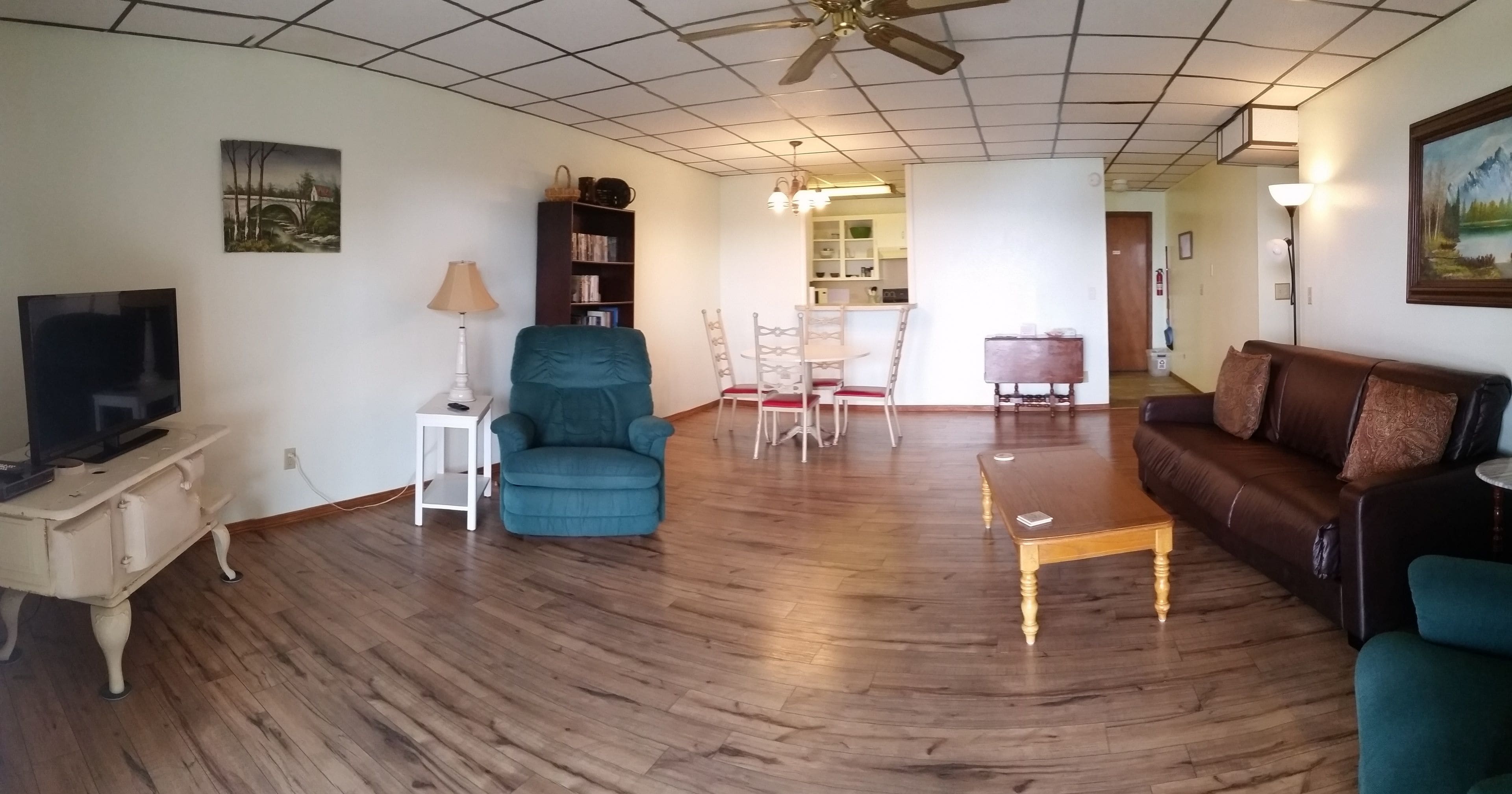 Pointe West Resort & Suites