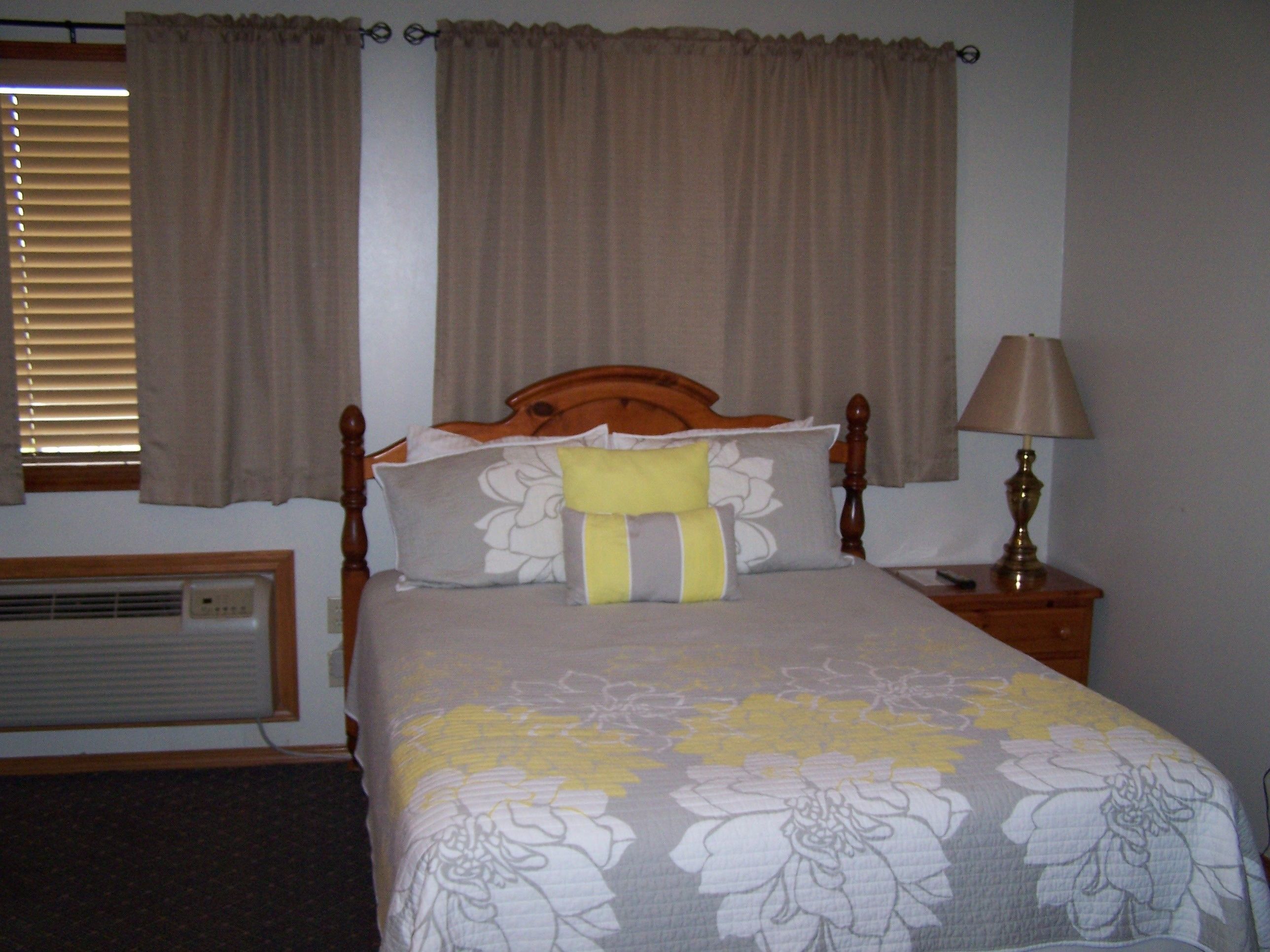 Pointe West Resort & Suites