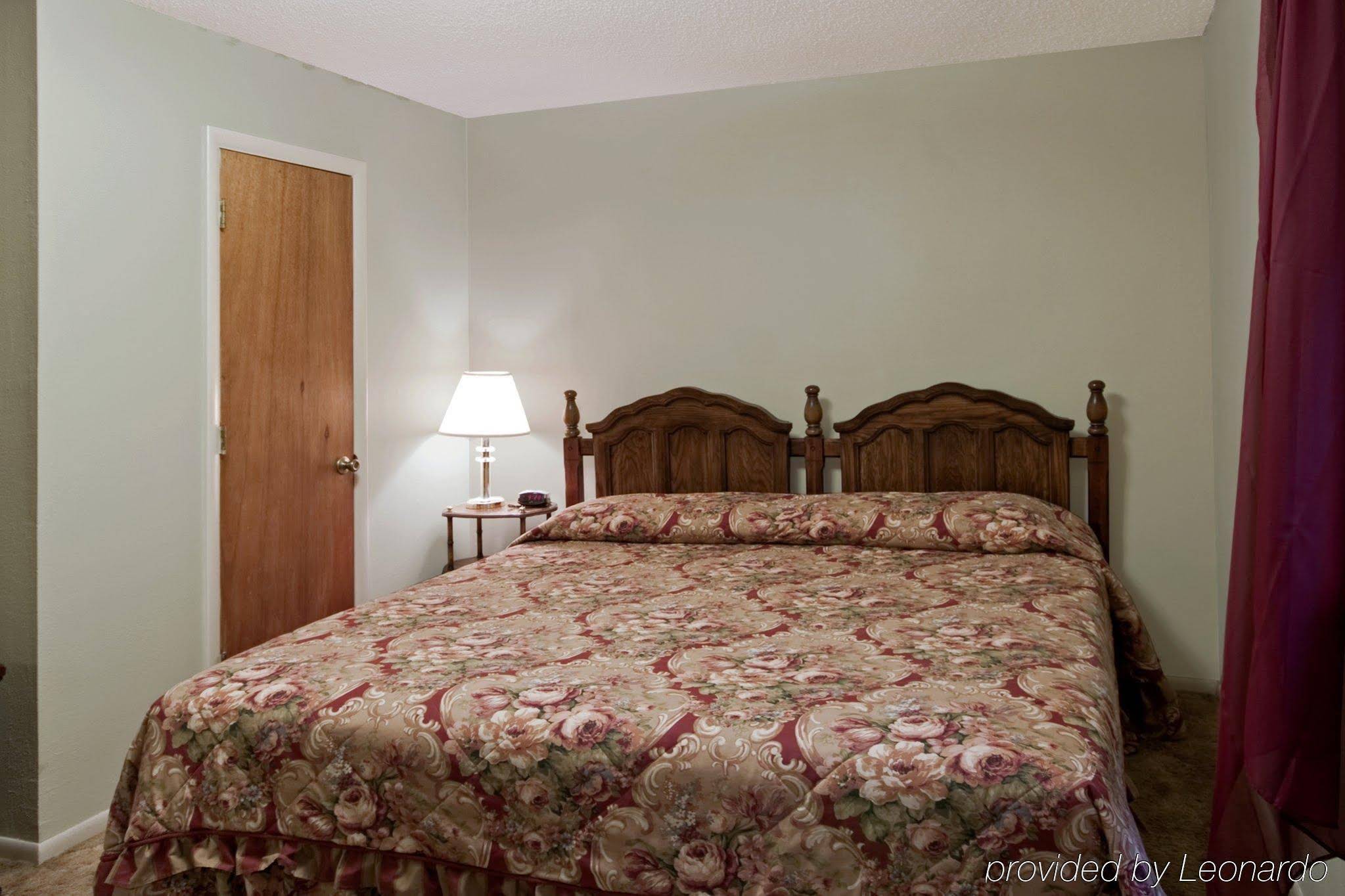 Travelers Inn