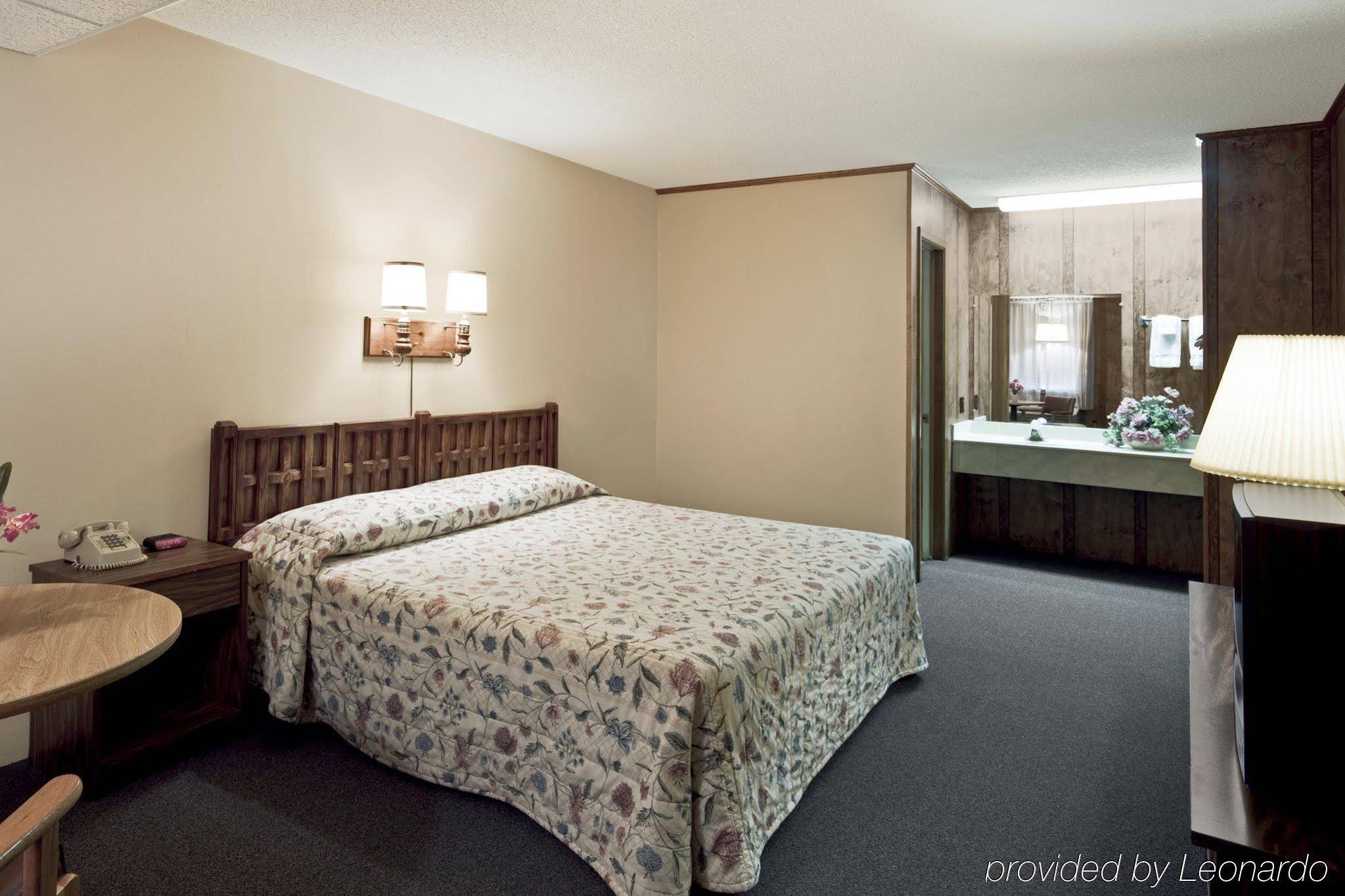 Travelers Inn